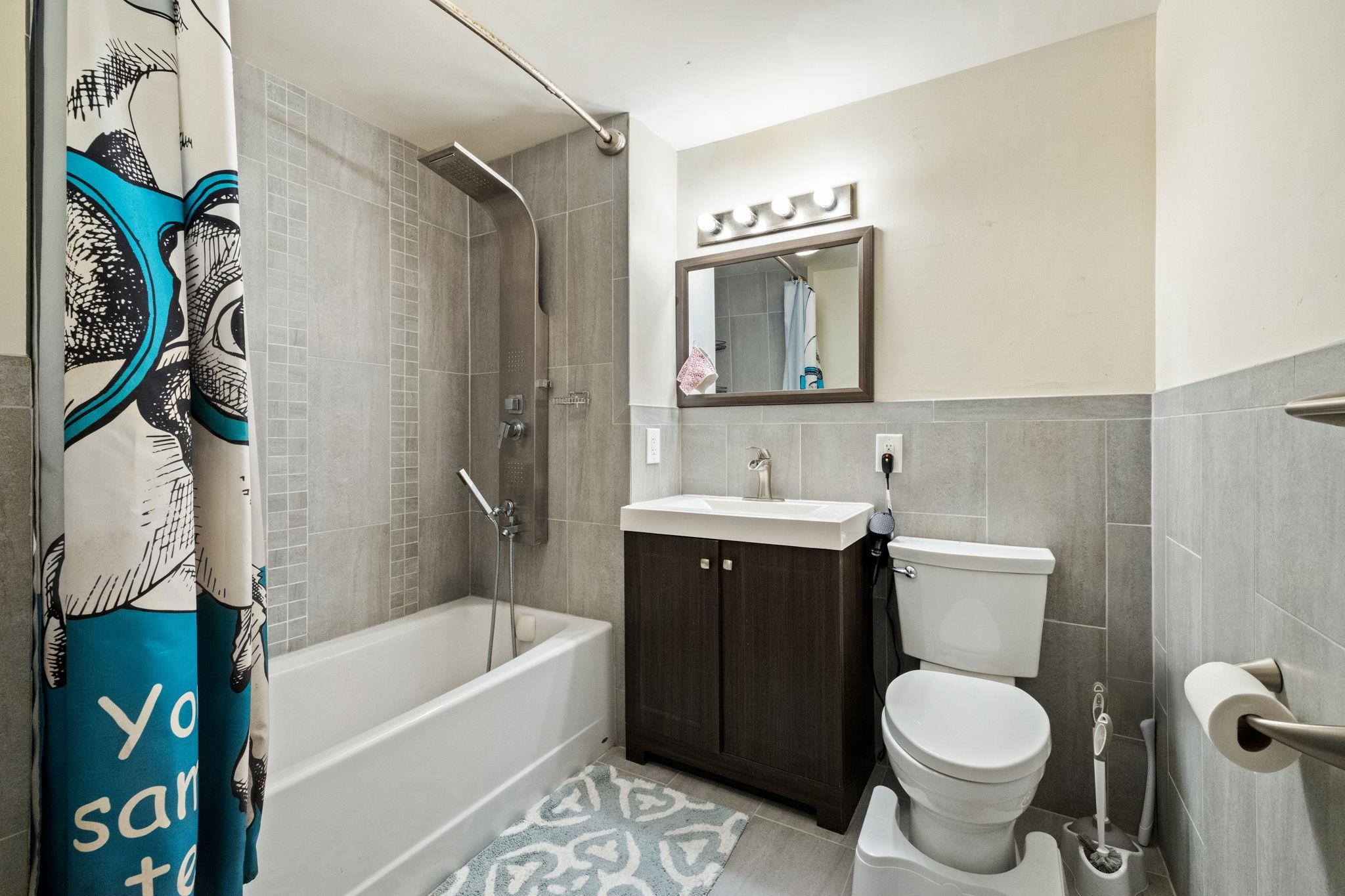 143 MORGAN ST Unit: 1A