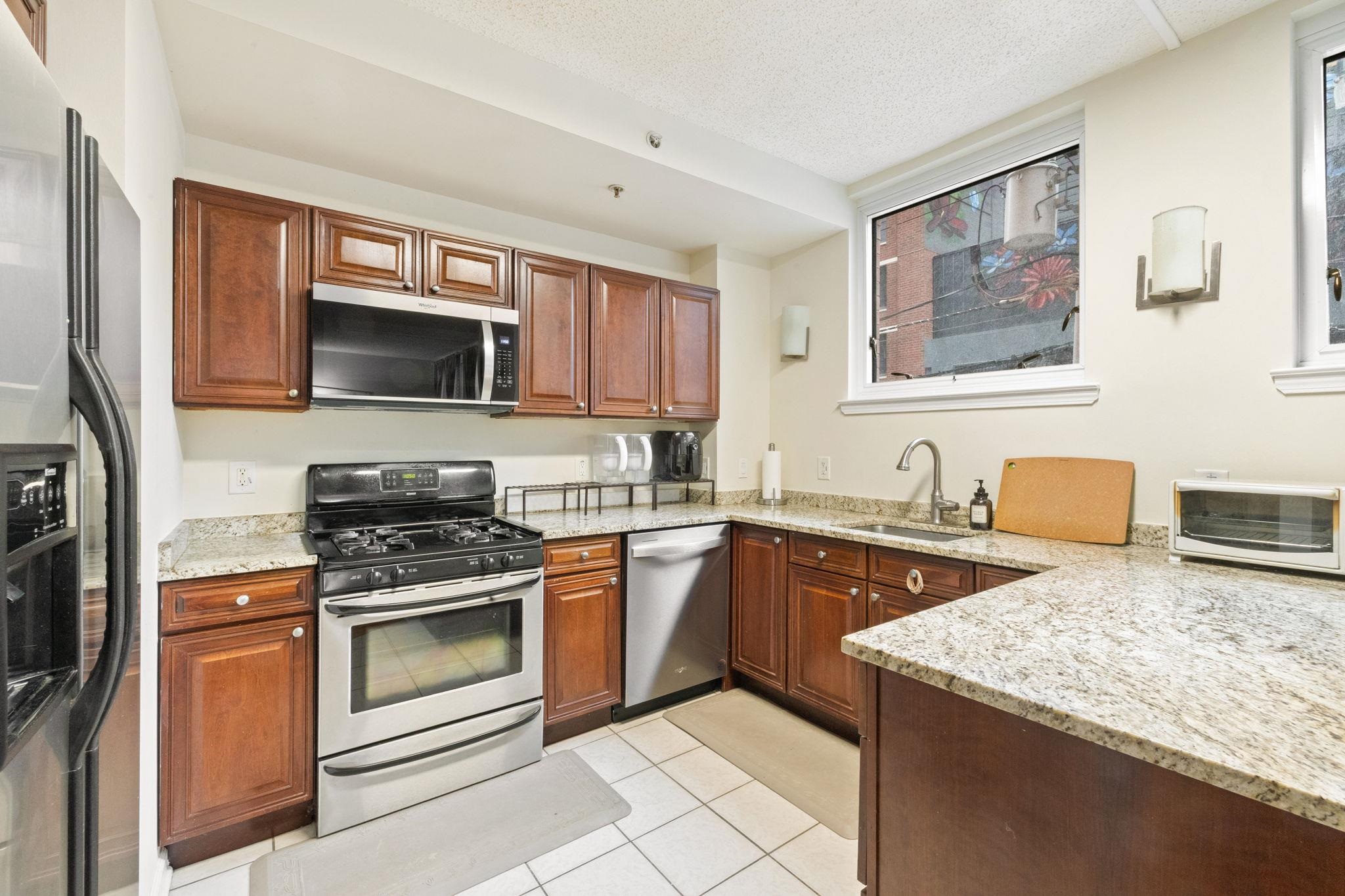 143 MORGAN ST Unit: 1A