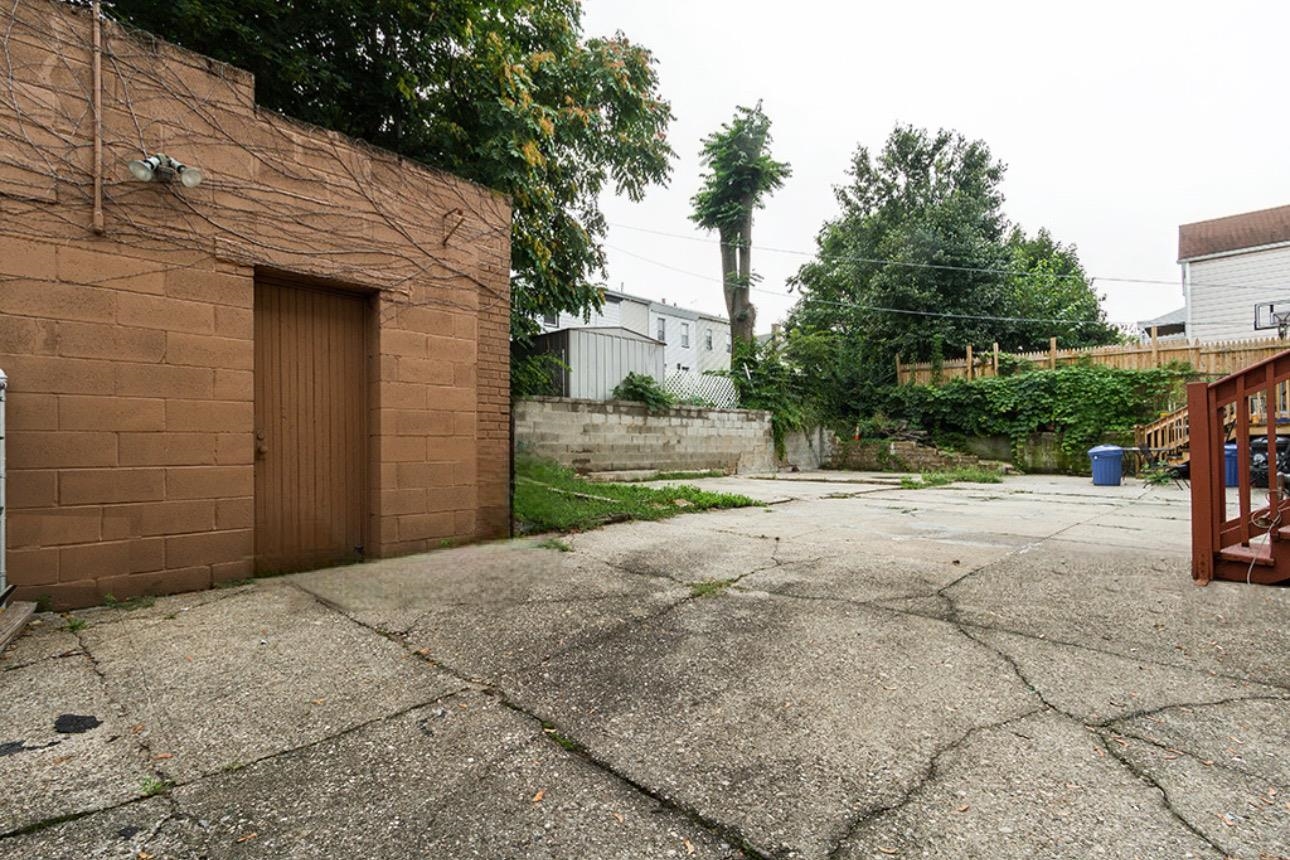 276 WINFIELD AVE