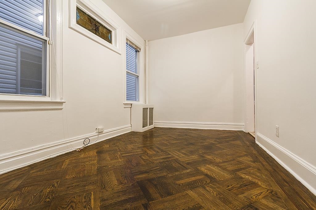 276 WINFIELD AVE