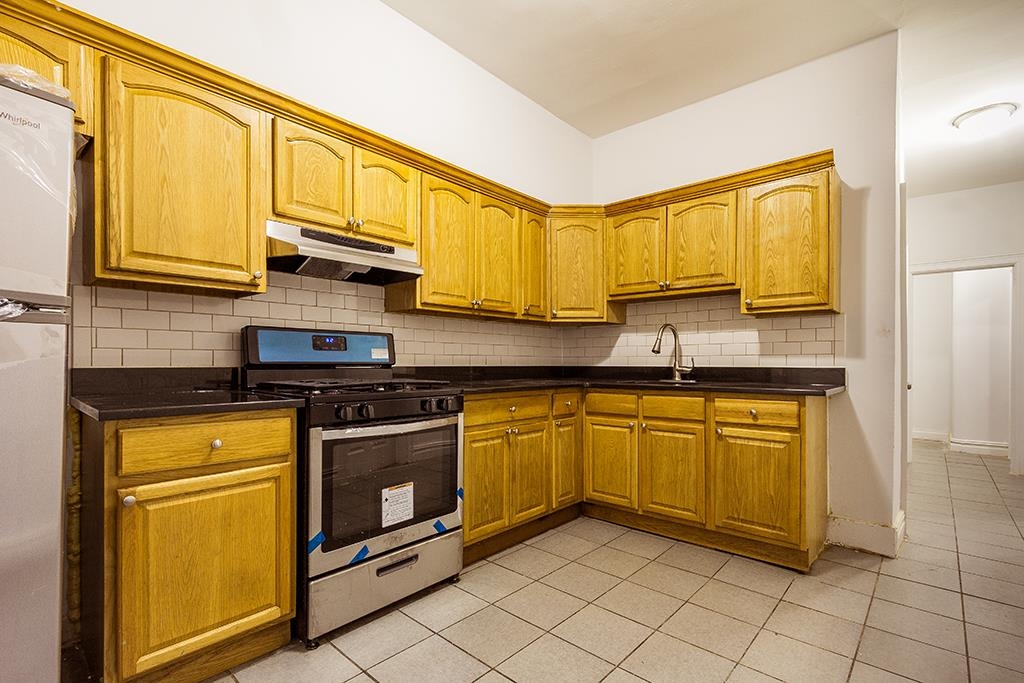 276 WINFIELD AVE
