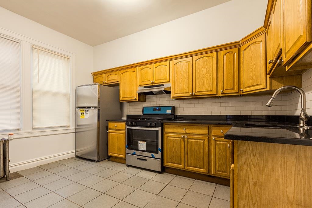 276 WINFIELD AVE