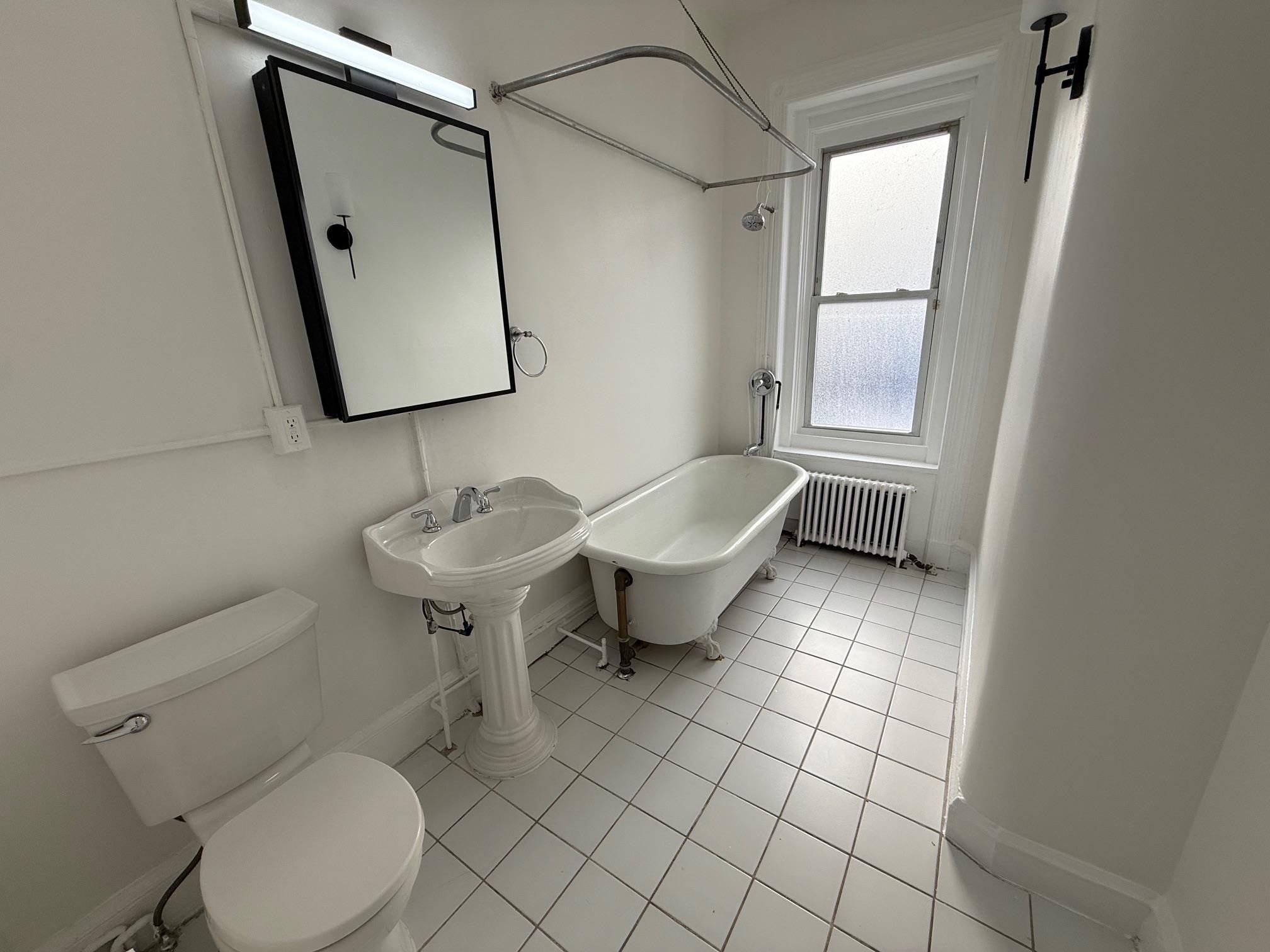 211 SHIPPEN ST Unit: 3