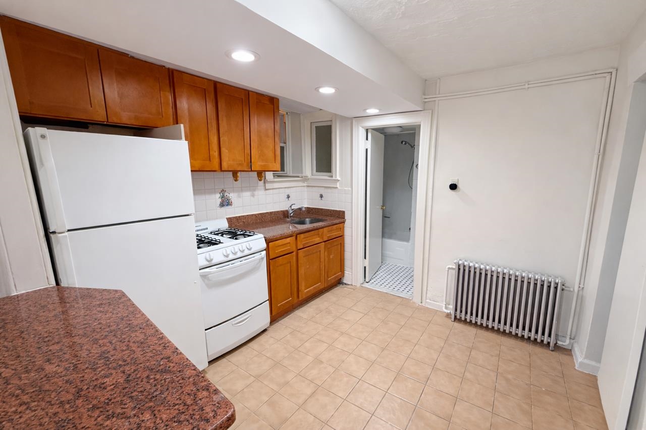 675 BLVD EAST Unit: 1