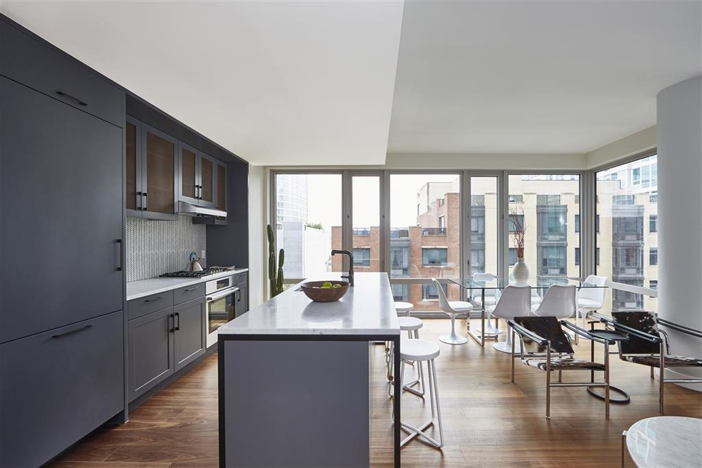 2 SHORE LANE Unit: 209