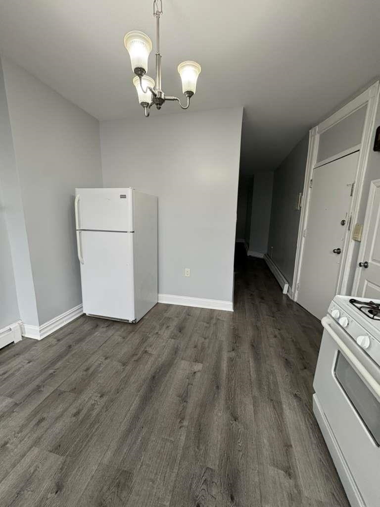 146 GRACE ST Unit: 2R