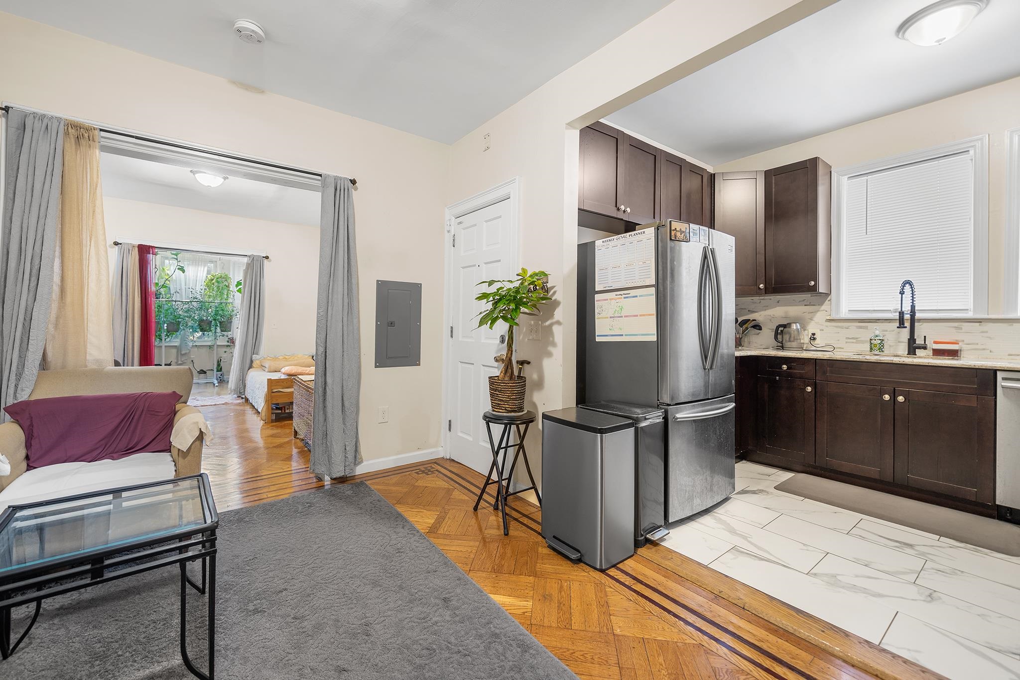 198 DANFORTH AVE