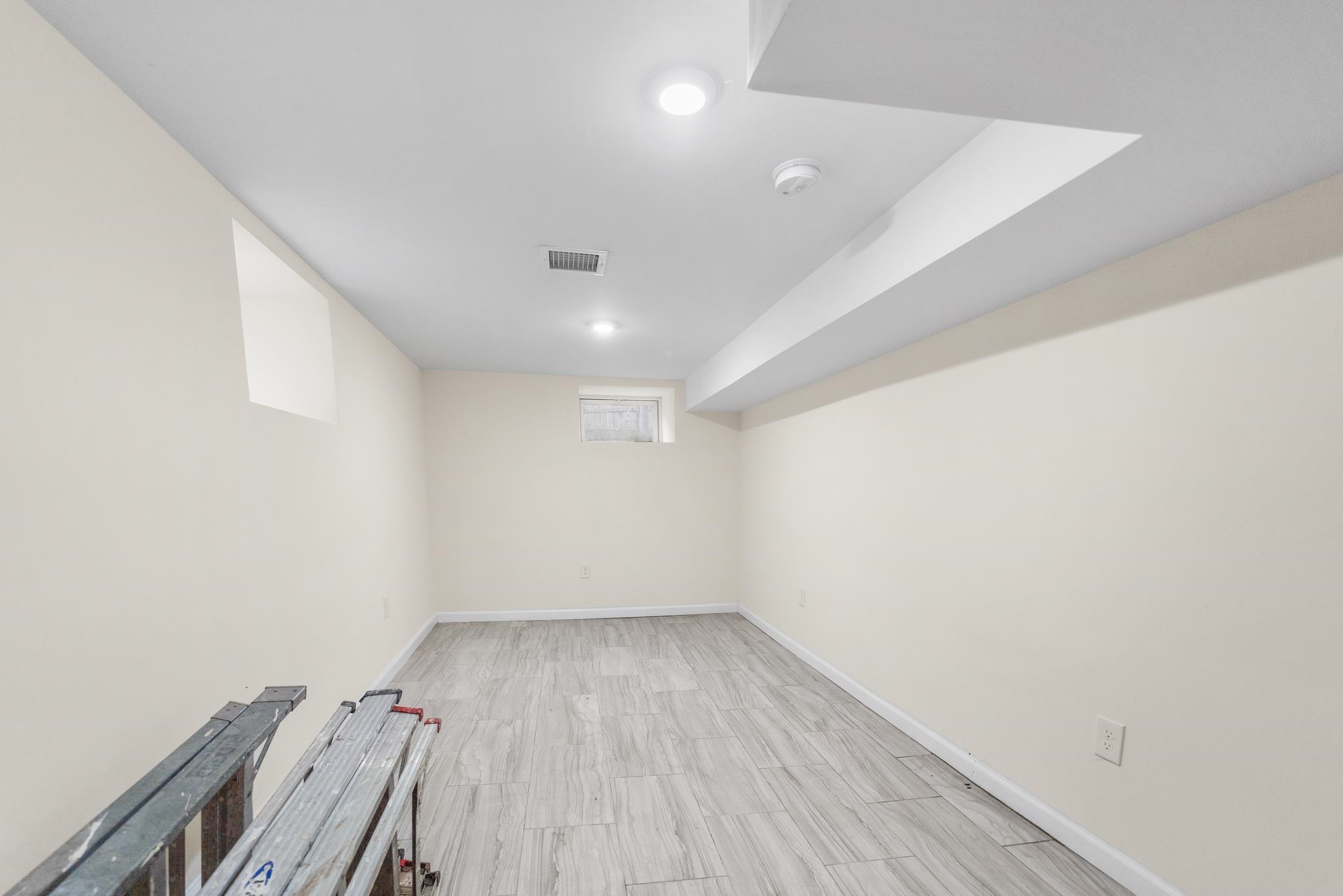 198 DANFORTH AVE