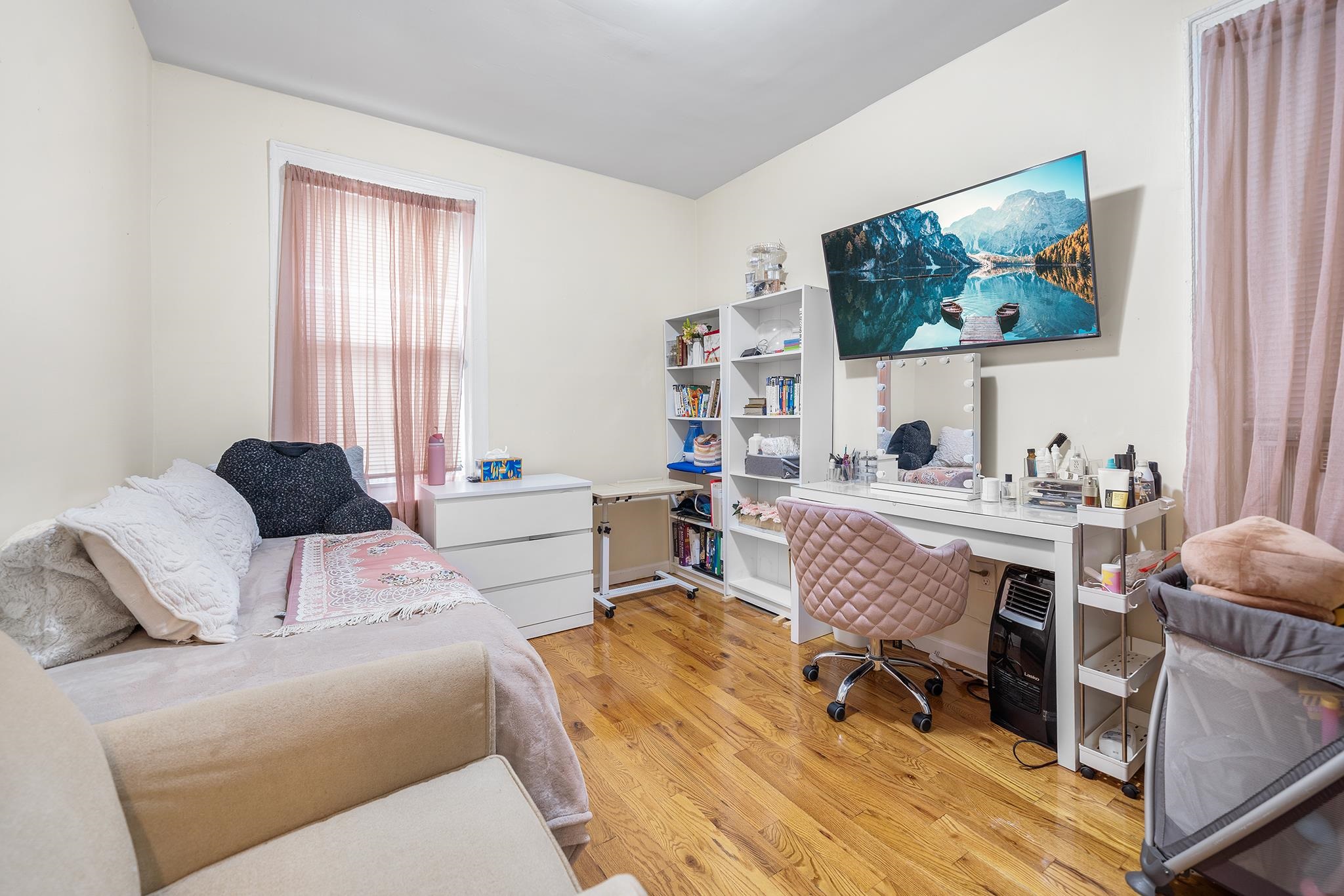 198 DANFORTH AVE
