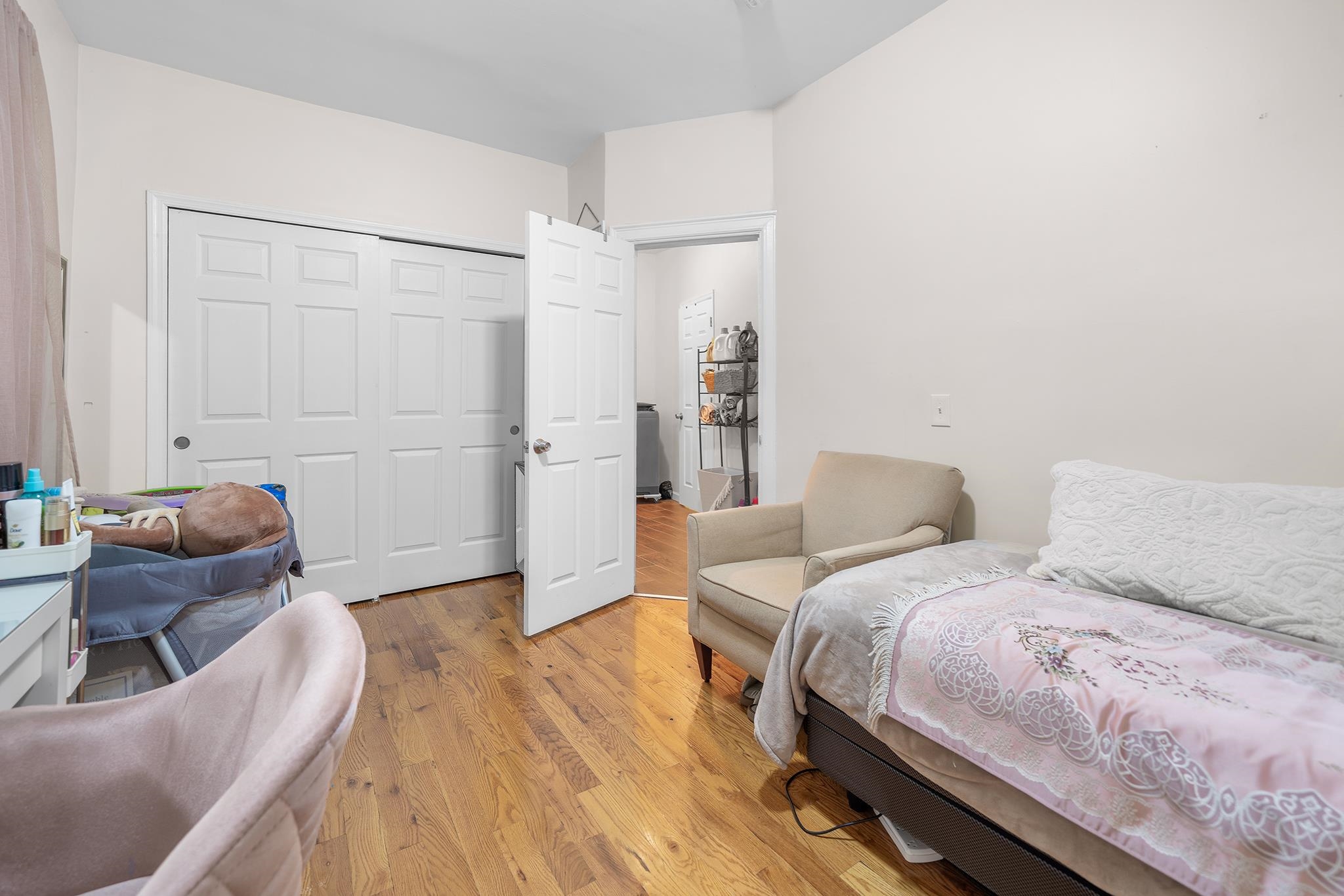 198 DANFORTH AVE