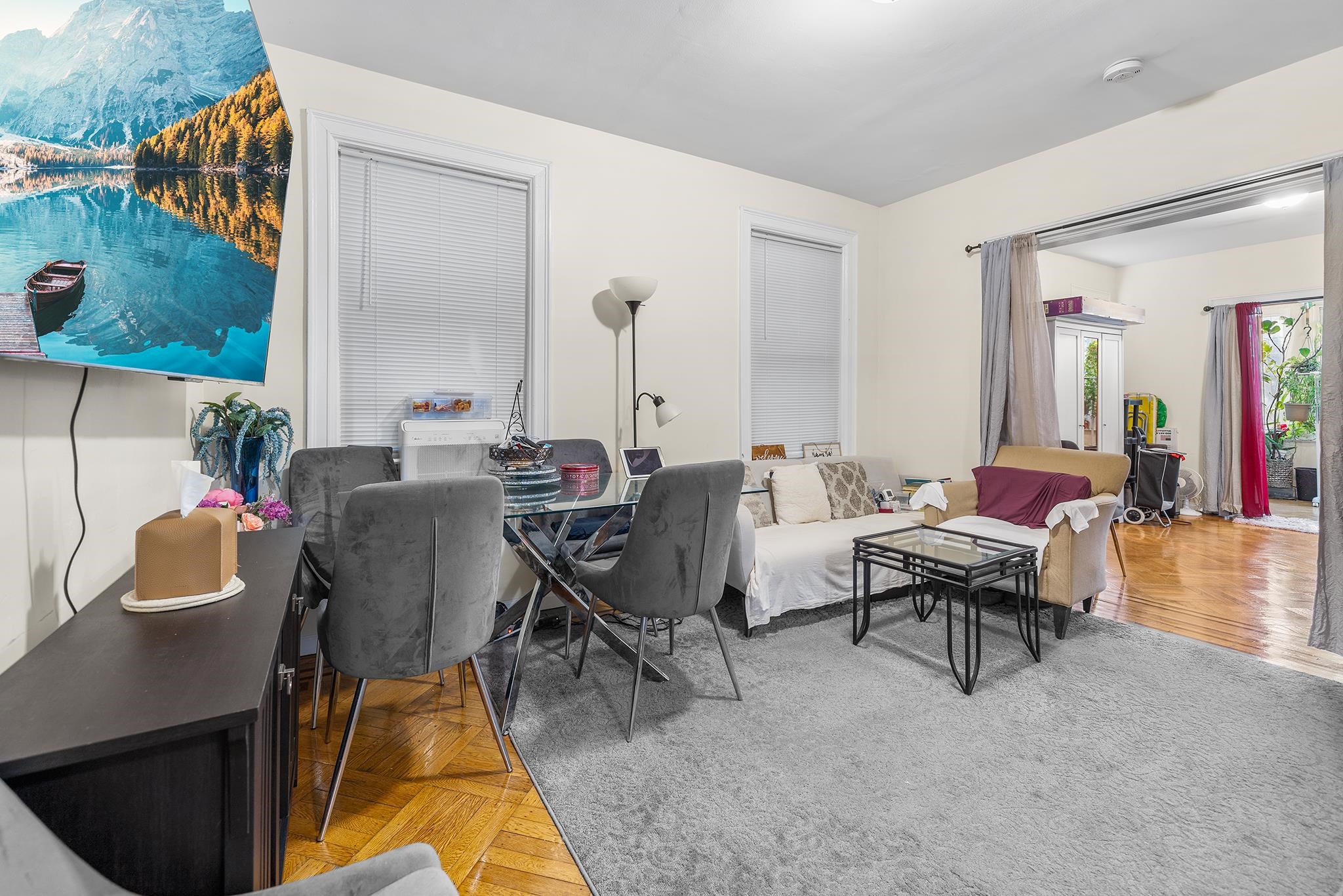 198 DANFORTH AVE