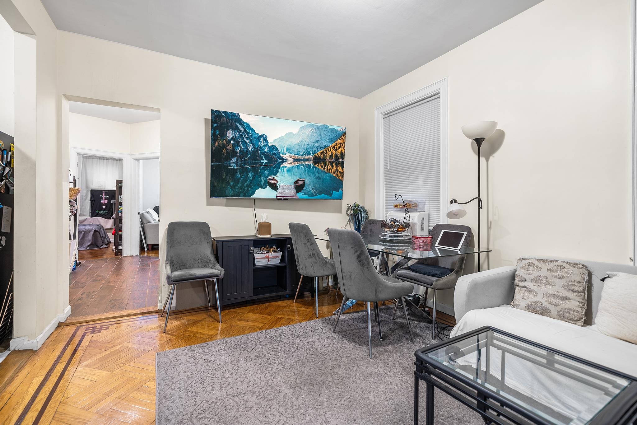 198 DANFORTH AVE