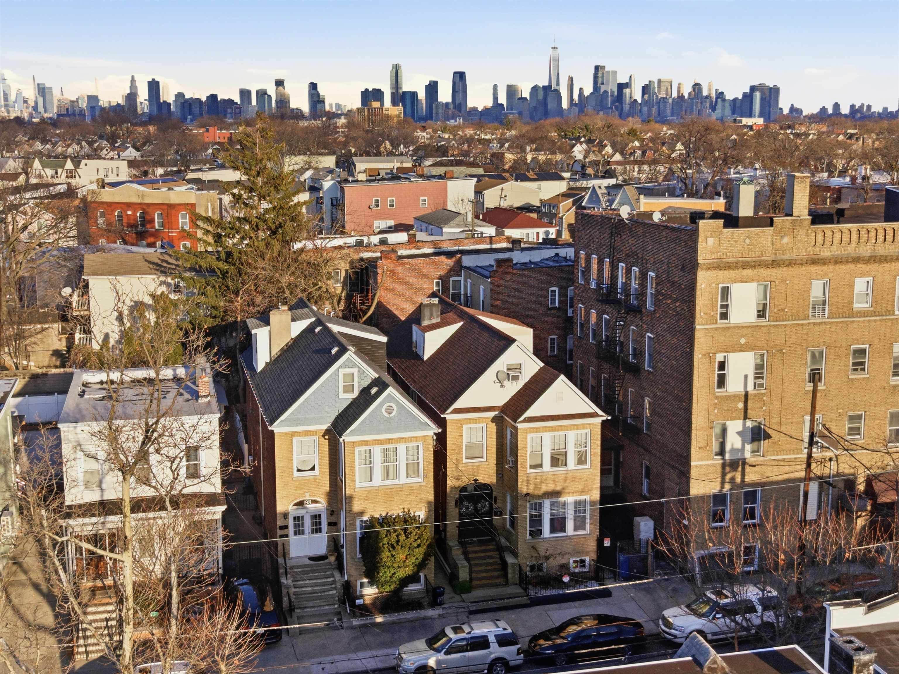 198 DANFORTH AVE