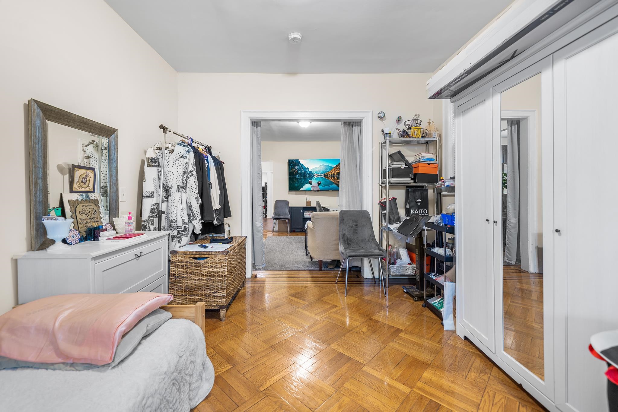 198 DANFORTH AVE