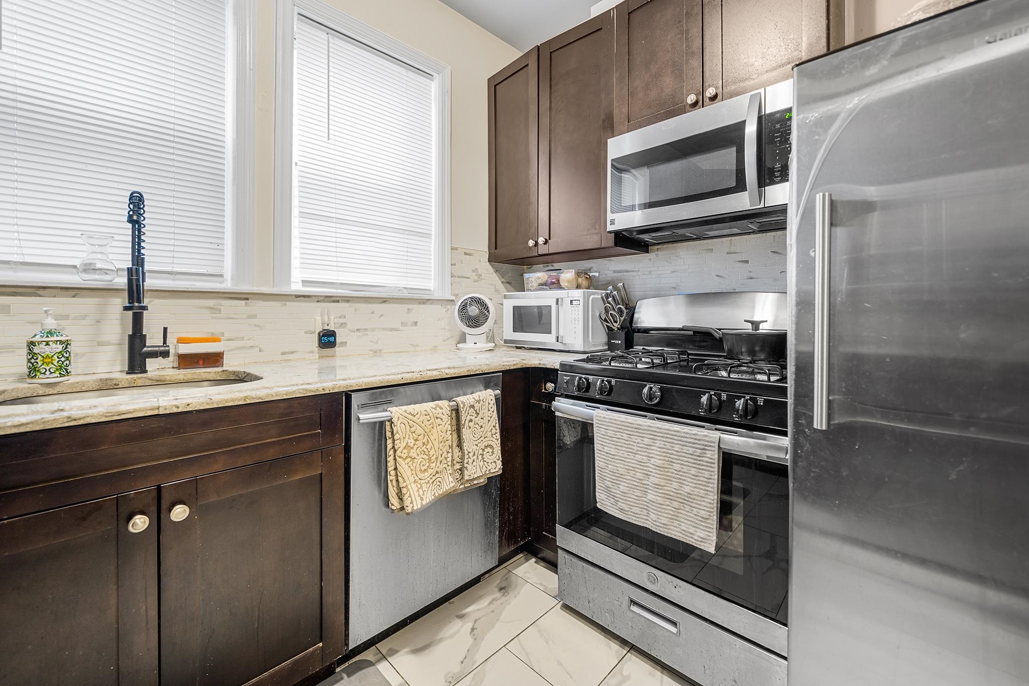 198 DANFORTH AVE