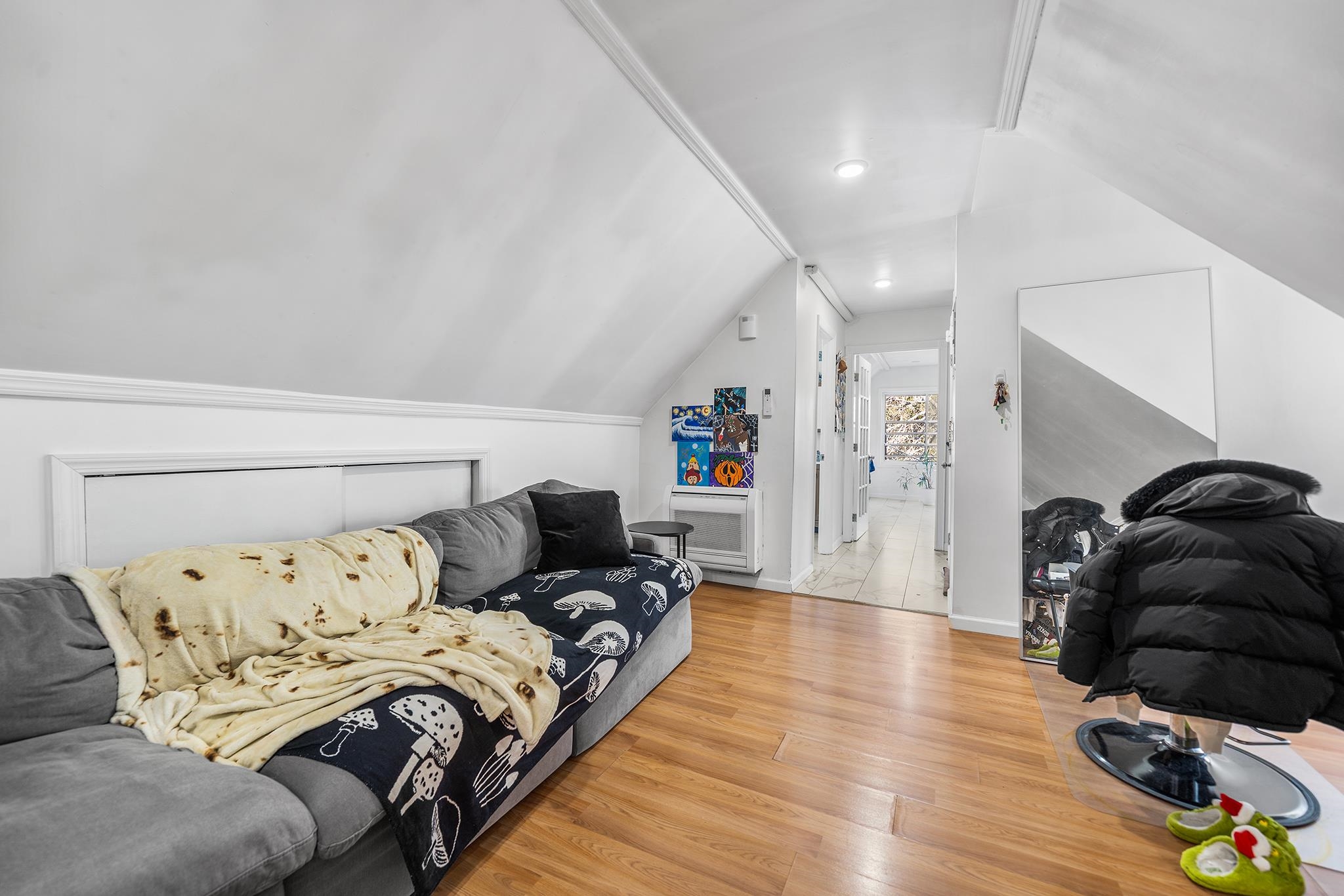 198 DANFORTH AVE