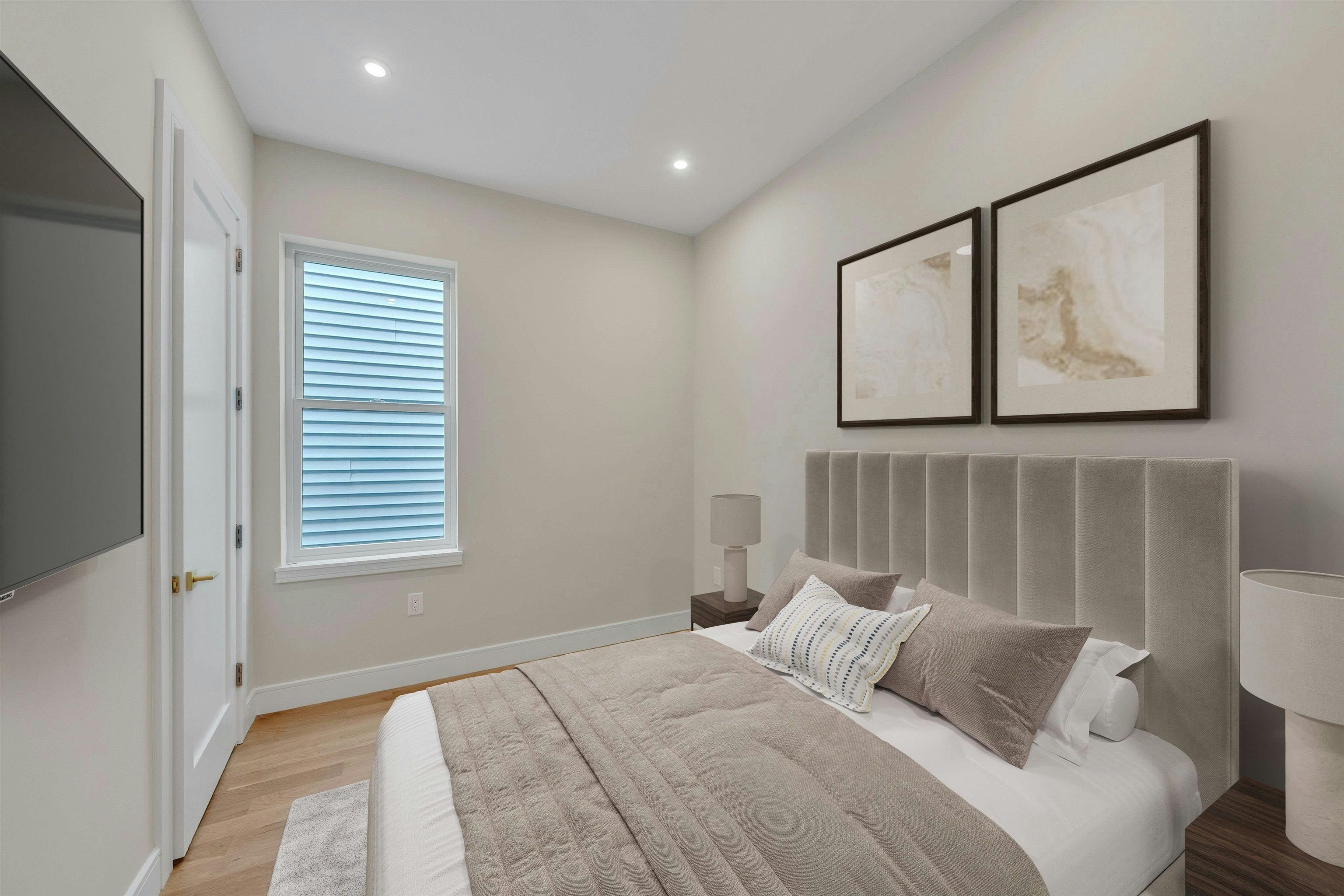 24 CLINTON AVE Unit: B