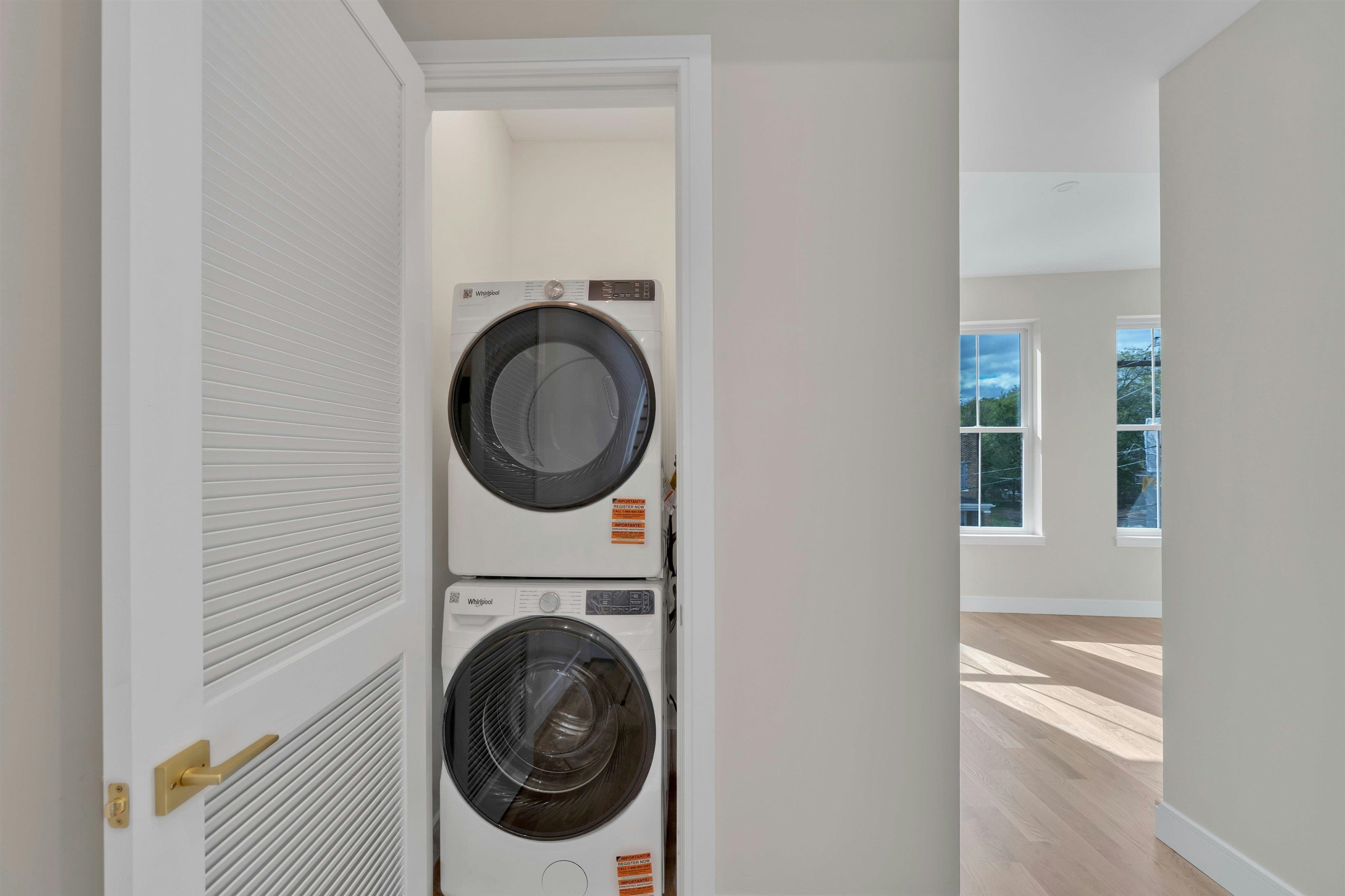 24 CLINTON AVE Unit: B