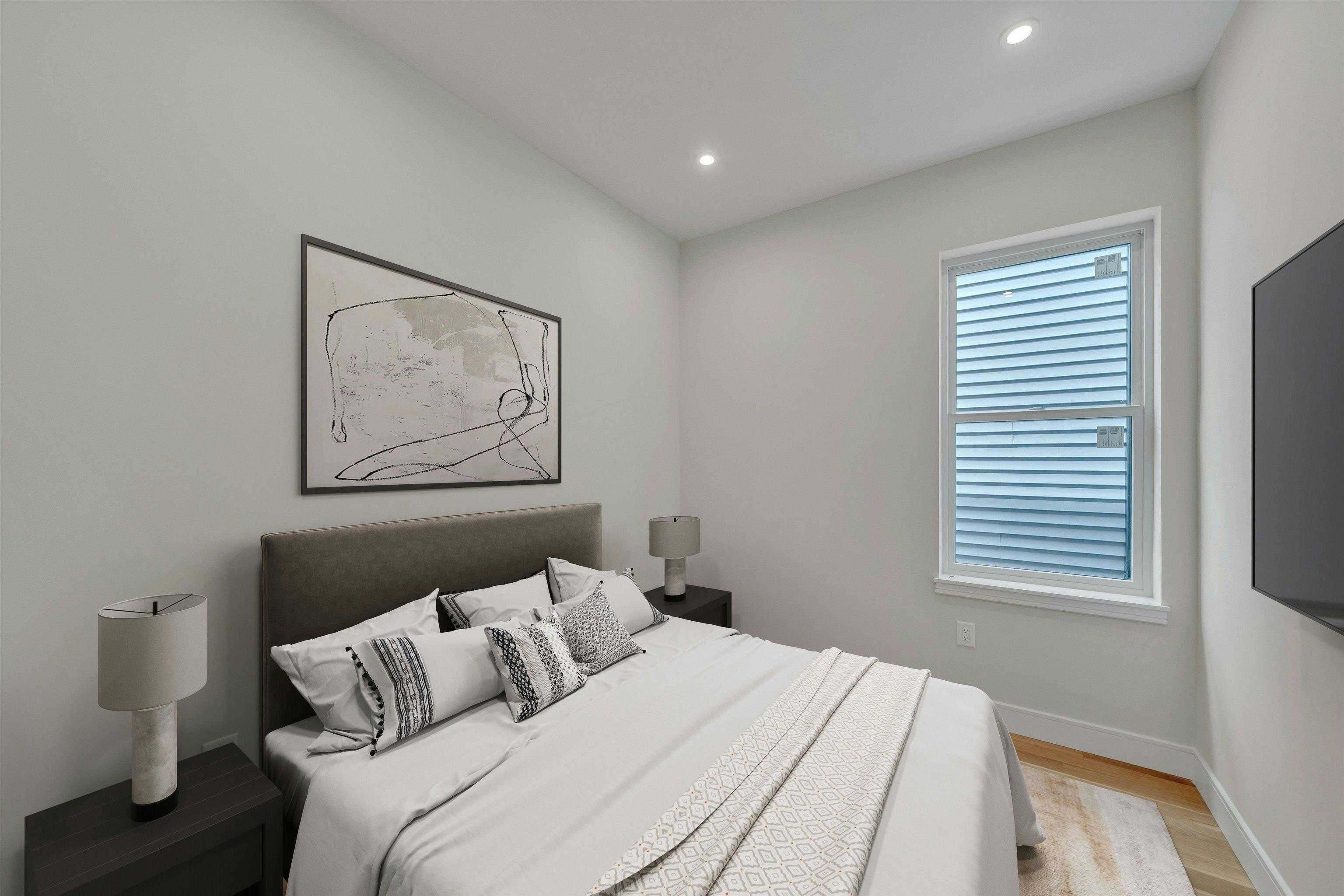 24 CLINTON AVE Unit: B