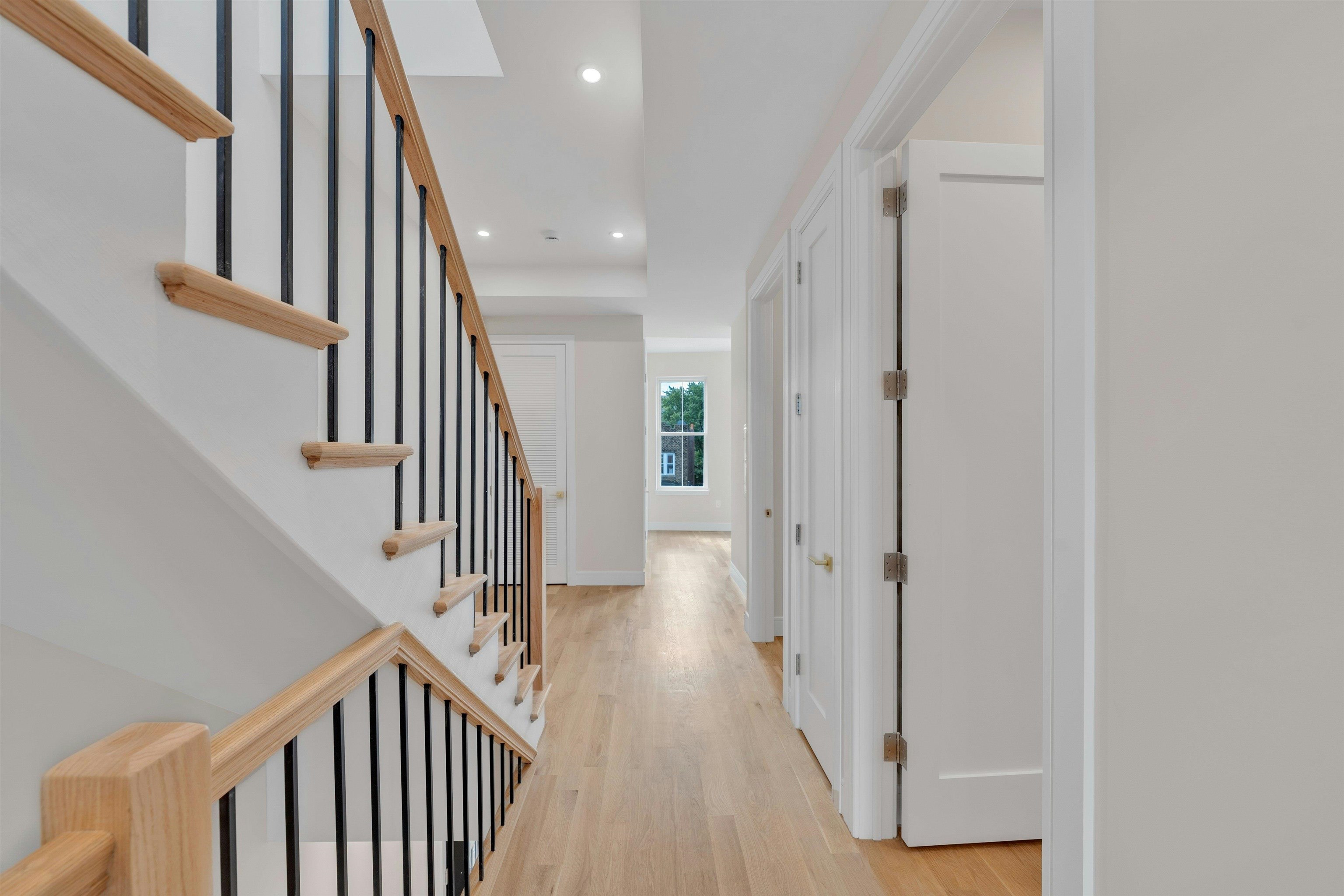 24 CLINTON AVE Unit: B