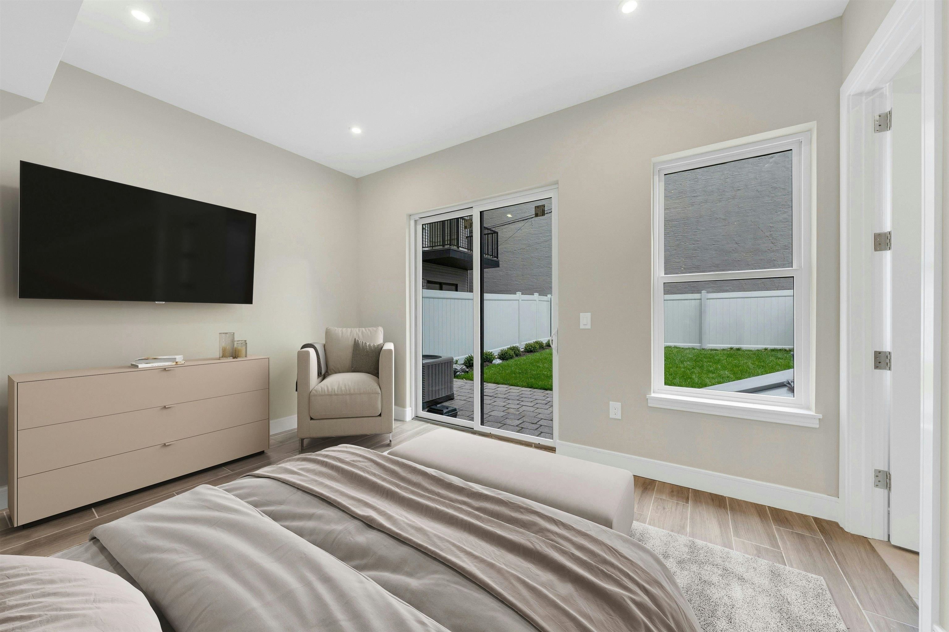 24 CLINTON AVE Unit: A