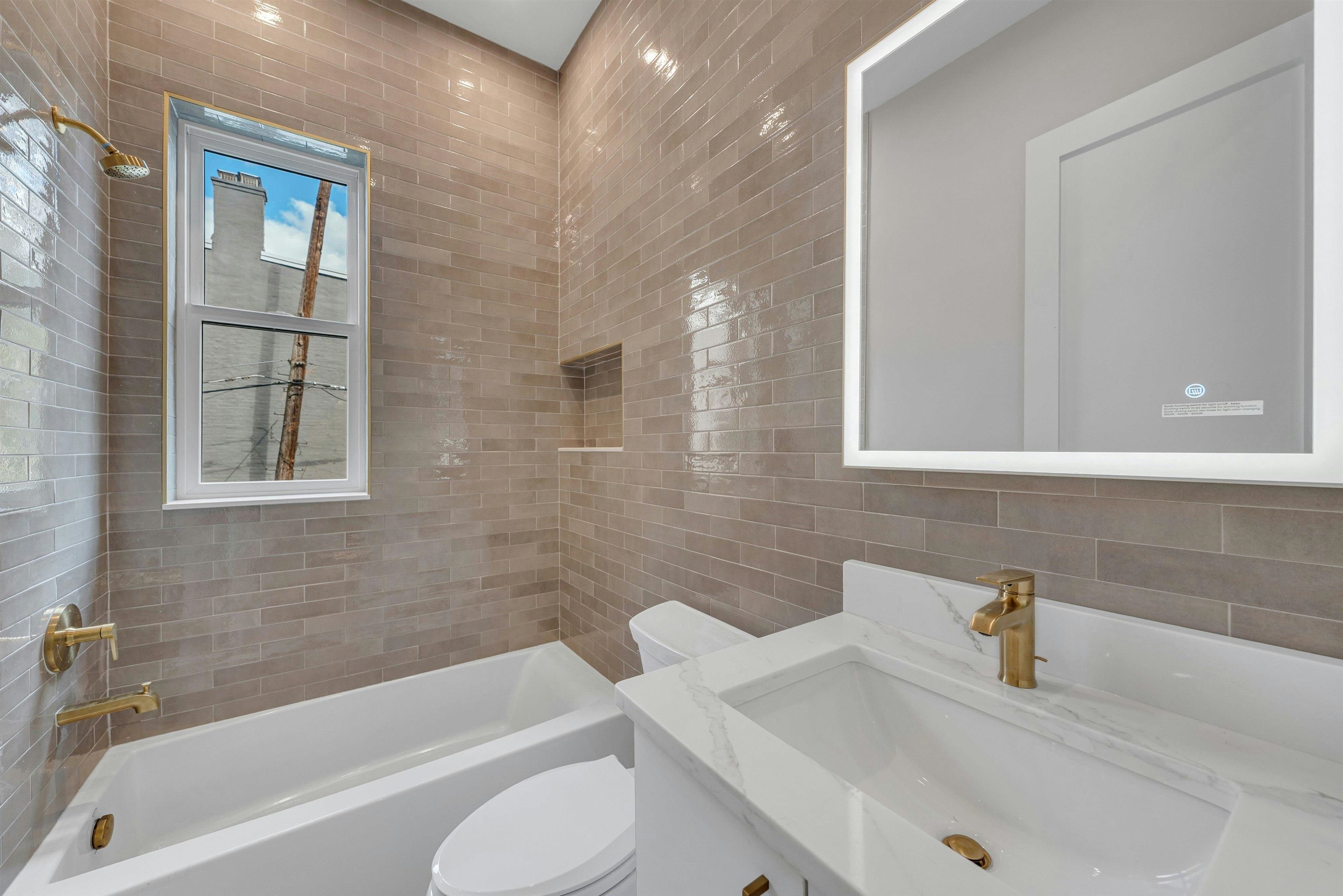 24 CLINTON AVE Unit: A