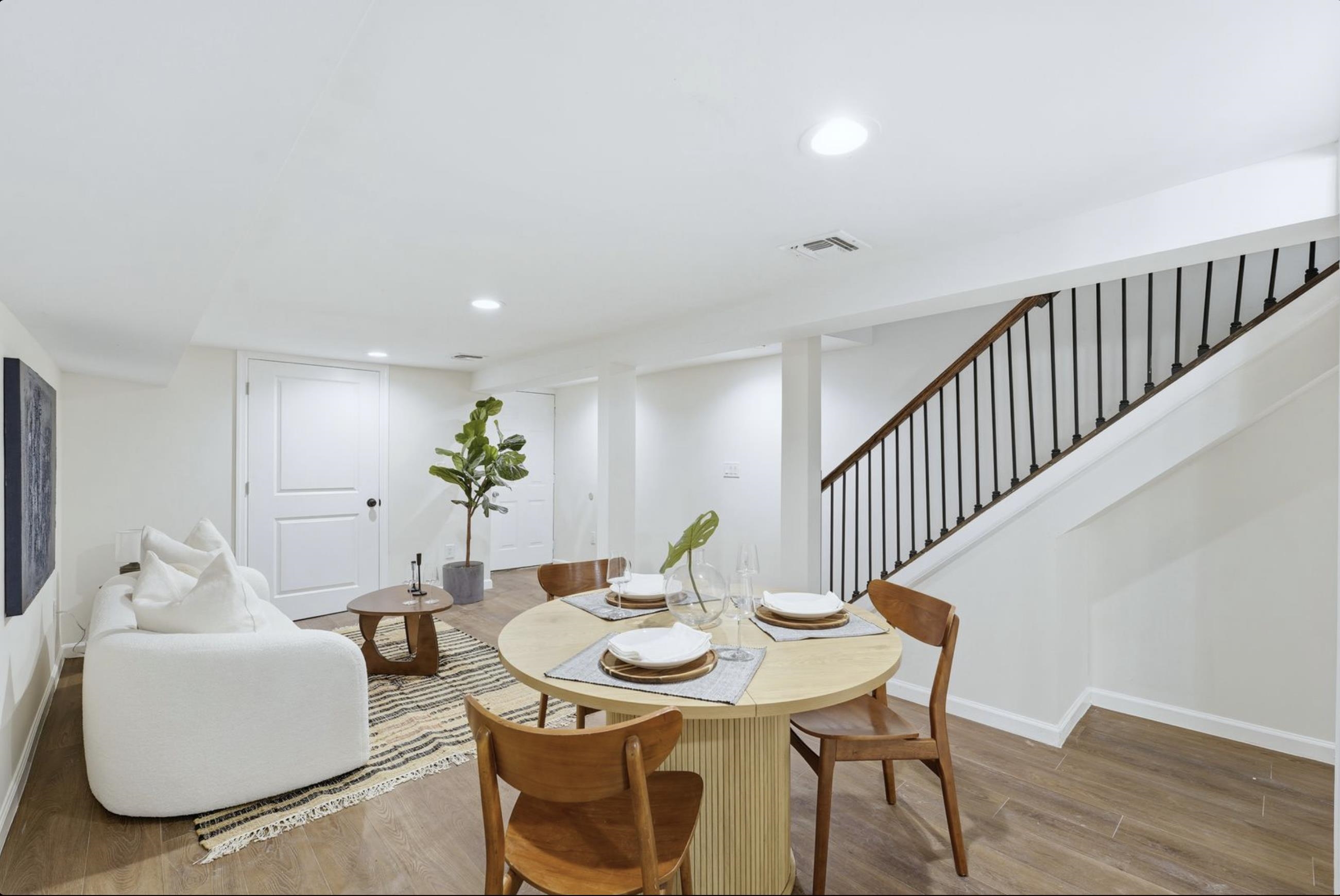 155 1/2 ARLINGTON AVE