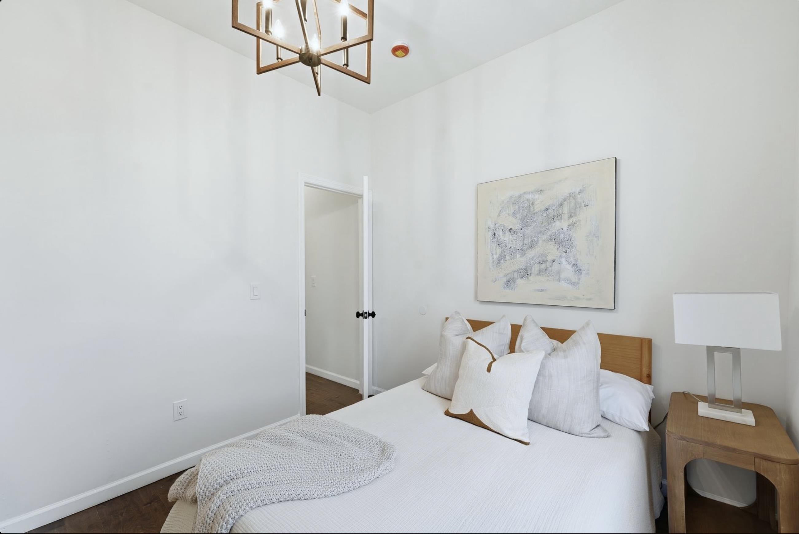 155 1/2 ARLINGTON AVE