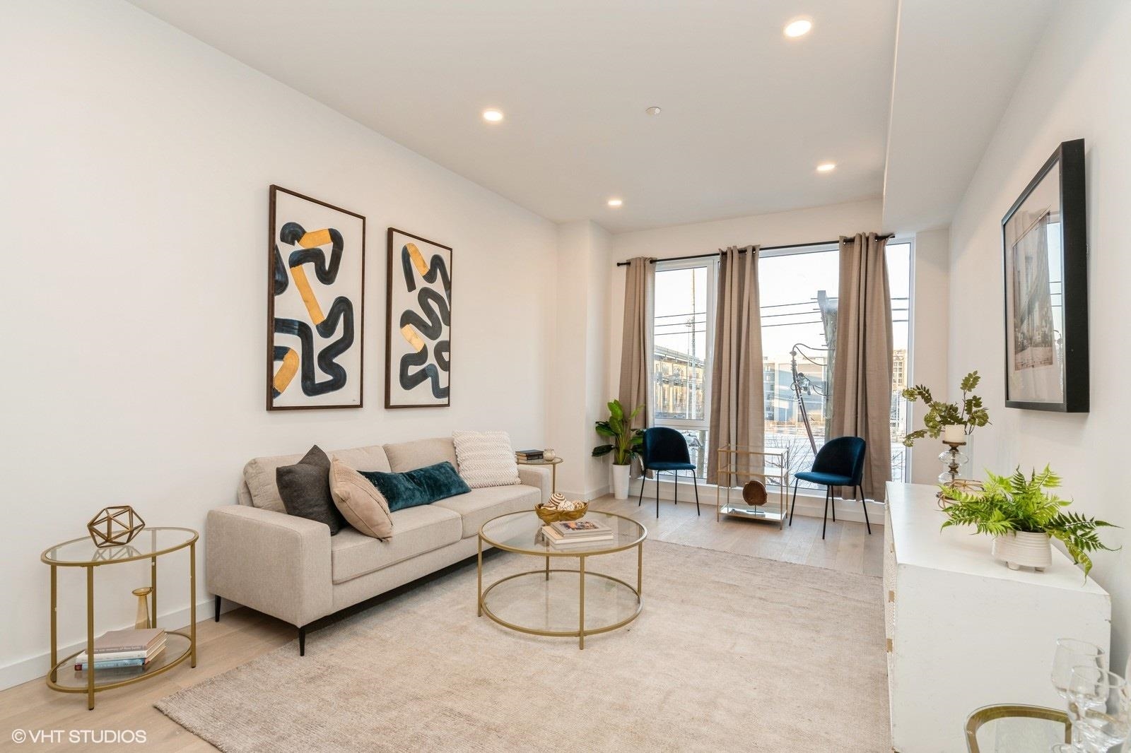 425 3RD ST Unit: 219