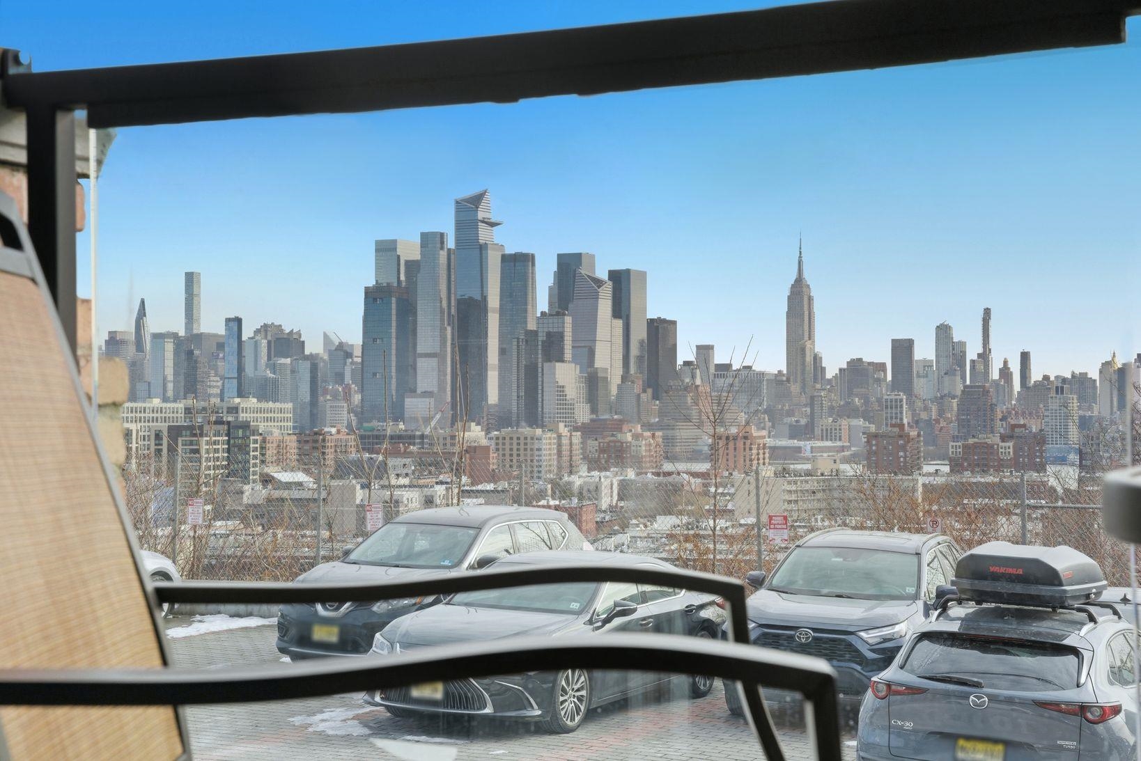 303 MANHATTAN AVE Unit: 1