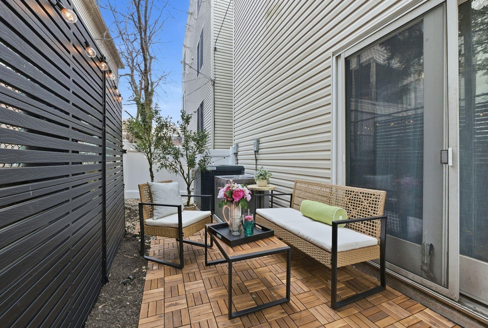 303 MANHATTAN AVE Unit: 1