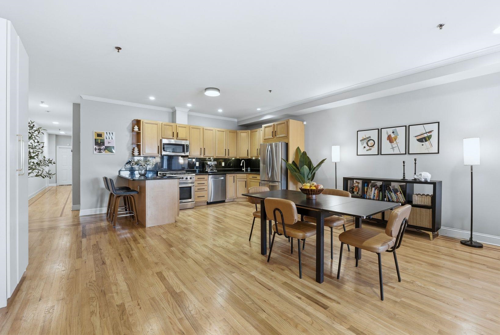 303 MANHATTAN AVE Unit: 1