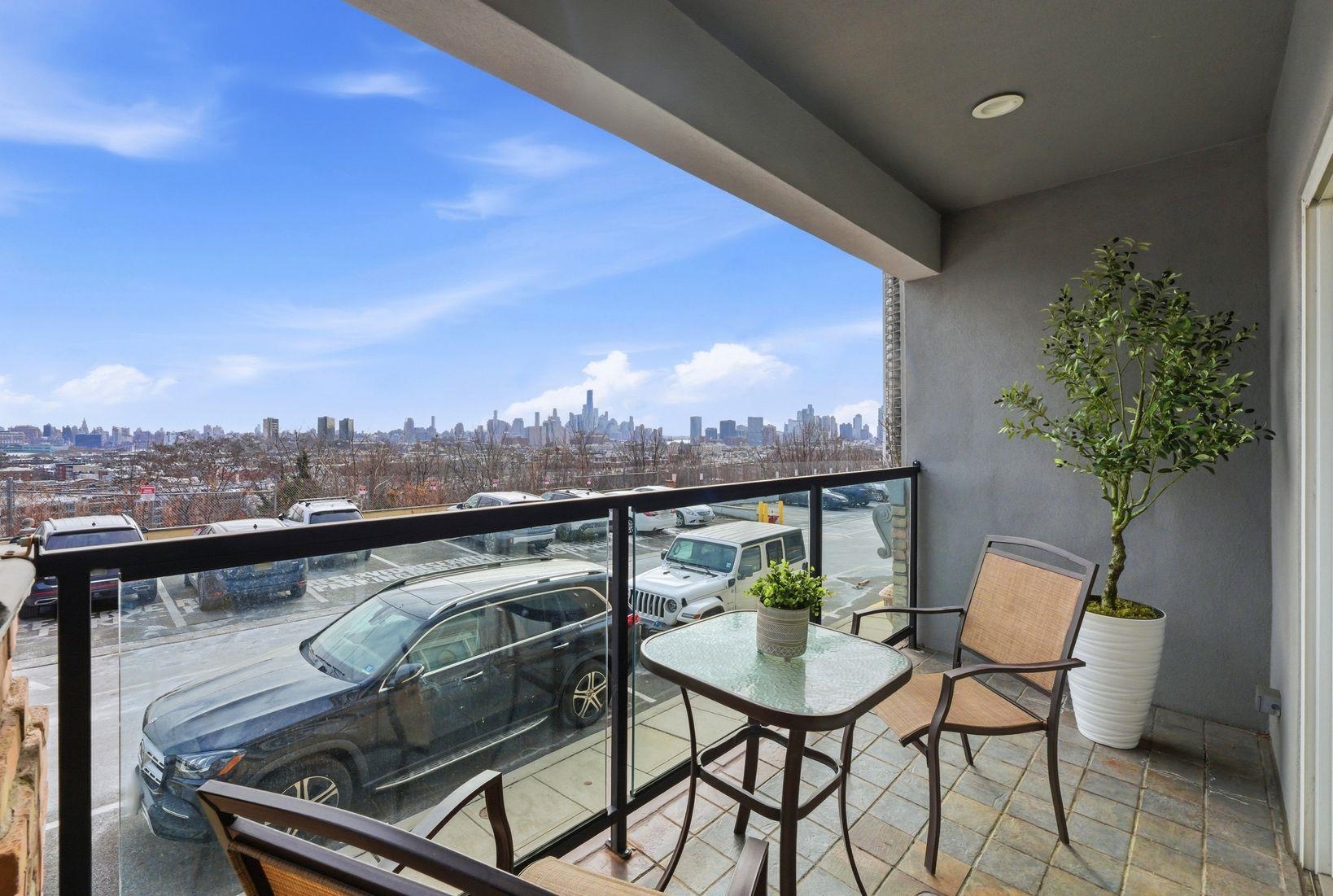 303 MANHATTAN AVE Unit: 1
