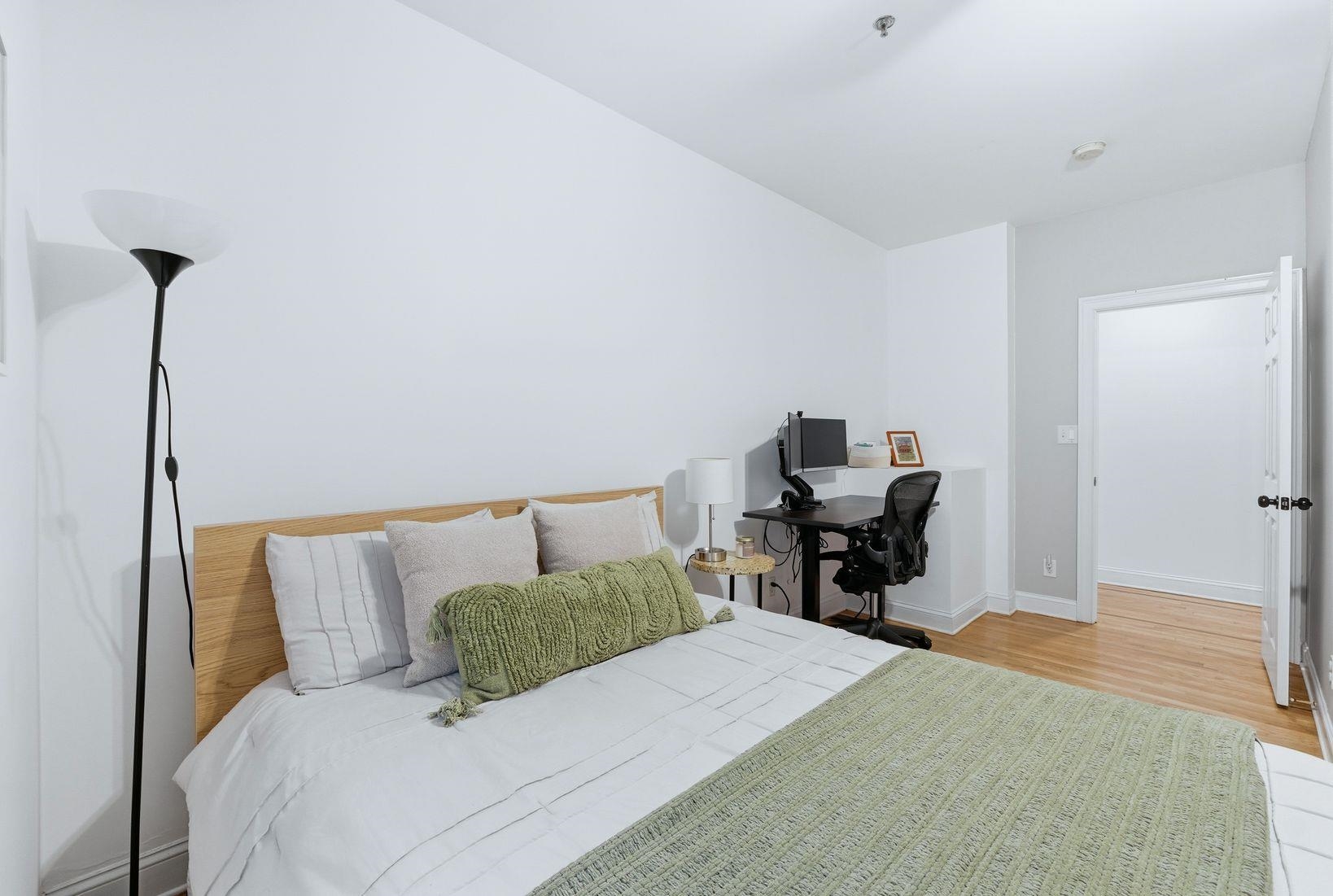 303 MANHATTAN AVE Unit: 1
