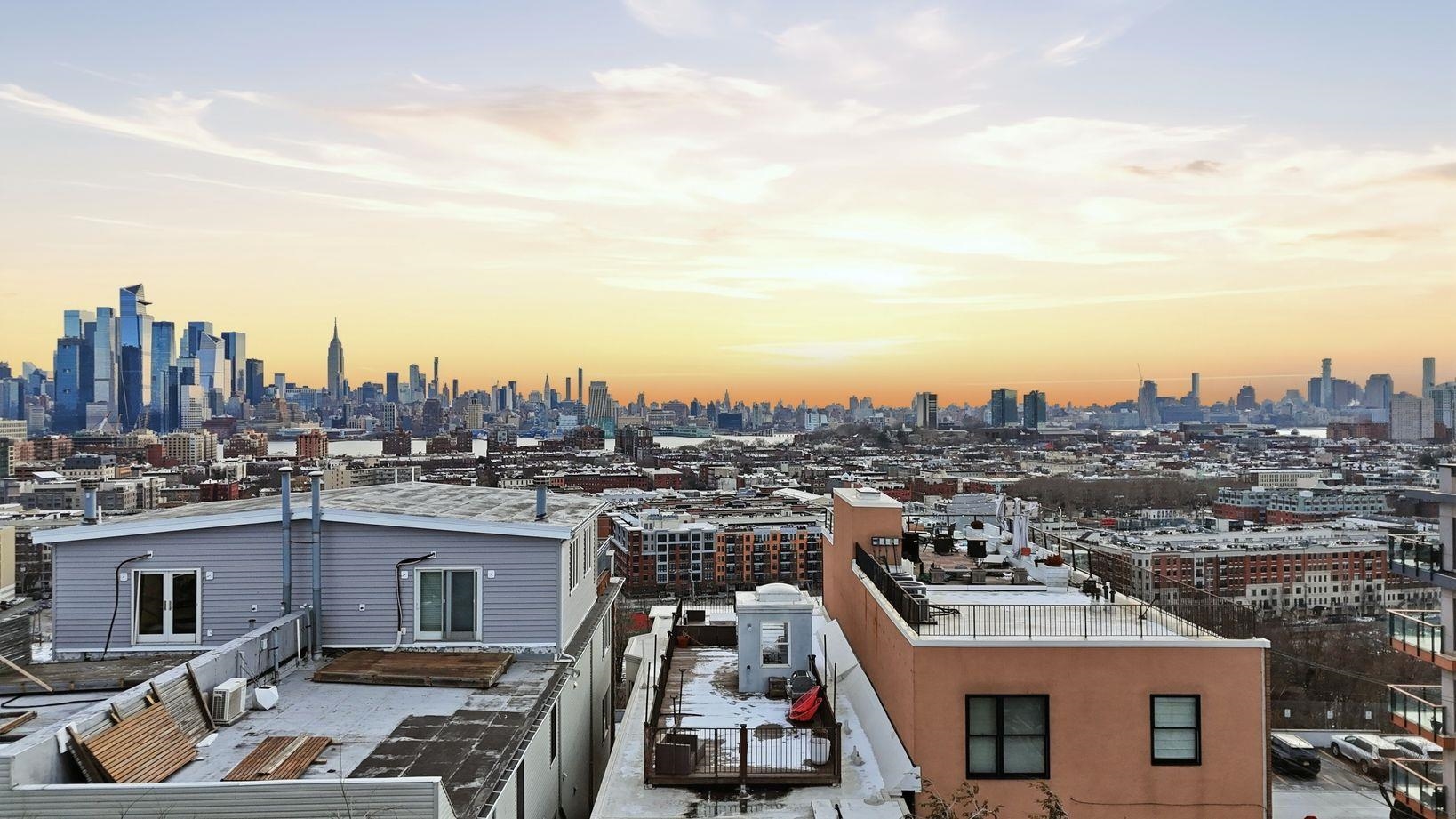303 MANHATTAN AVE Unit: 1