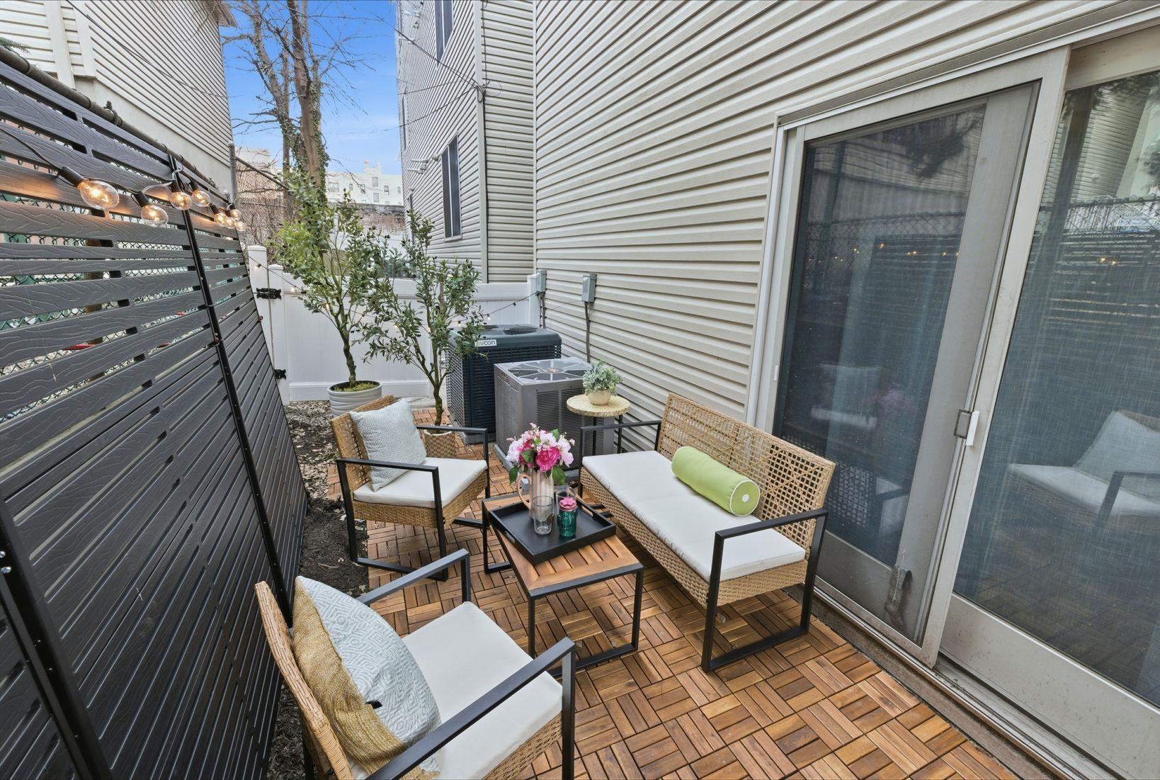 303 MANHATTAN AVE Unit: 1