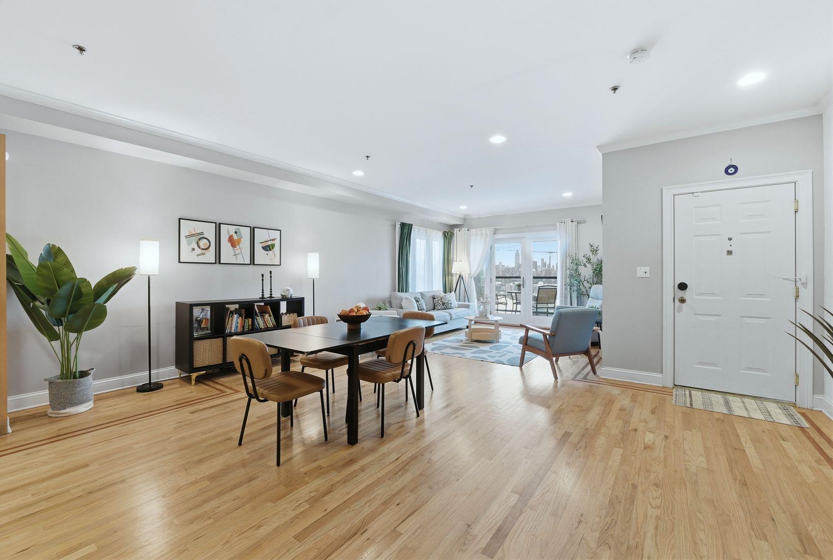 303 MANHATTAN AVE Unit: 1