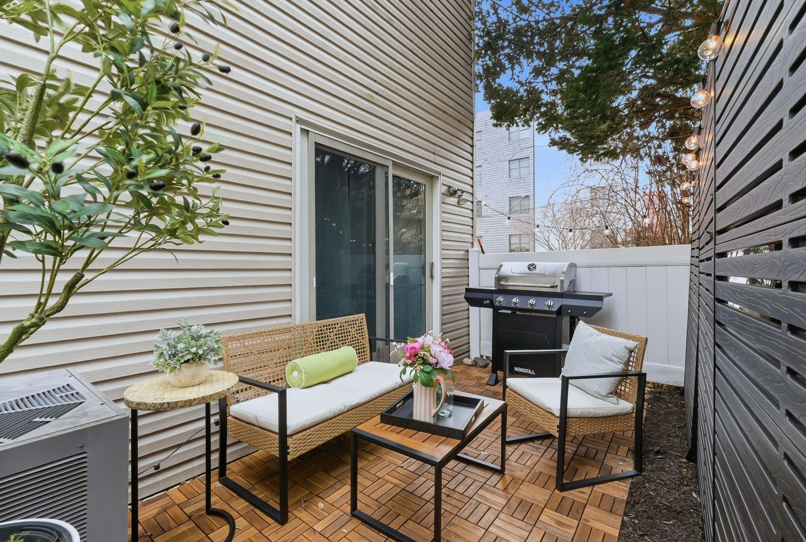 303 MANHATTAN AVE Unit: 1