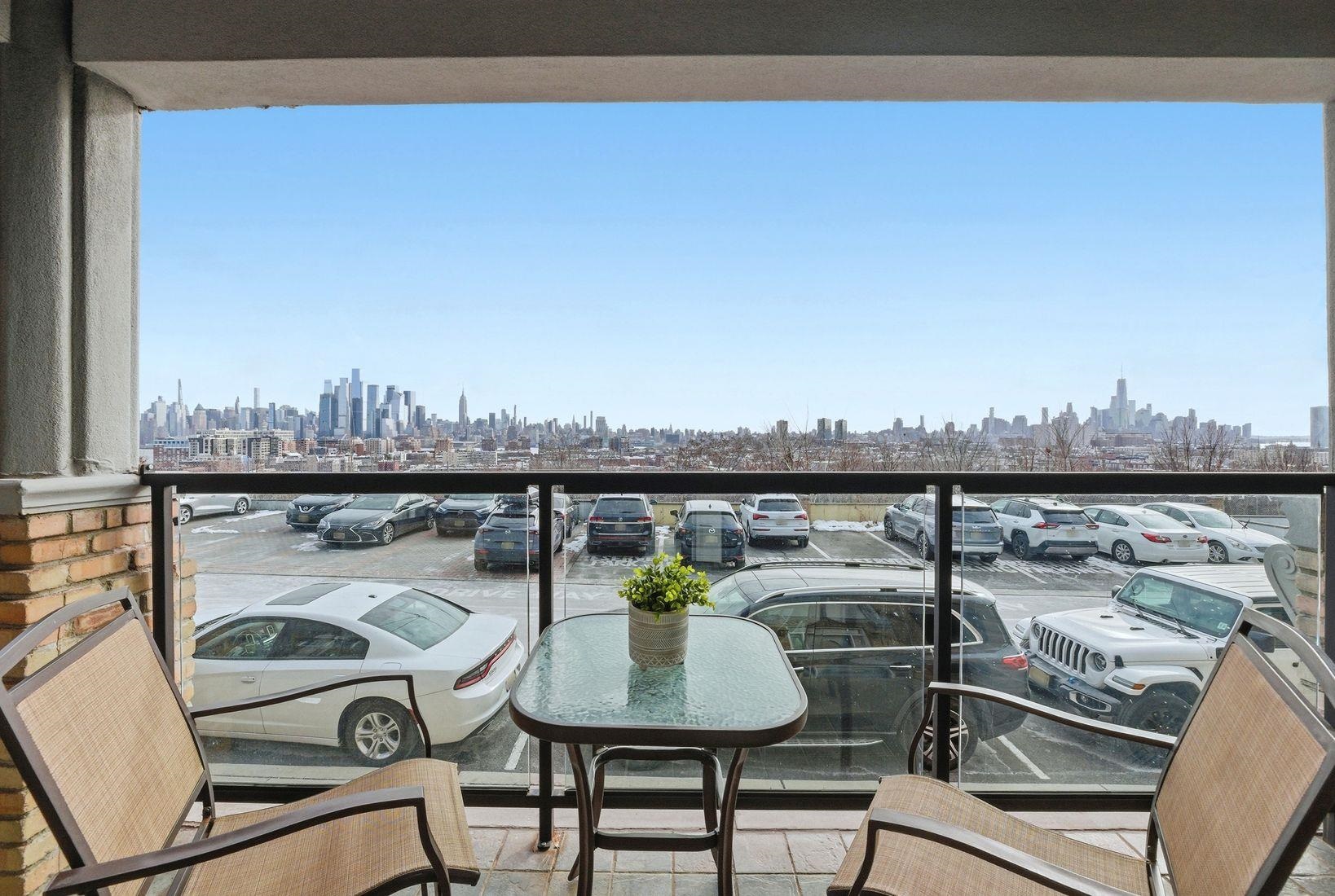 303 MANHATTAN AVE Unit: 1