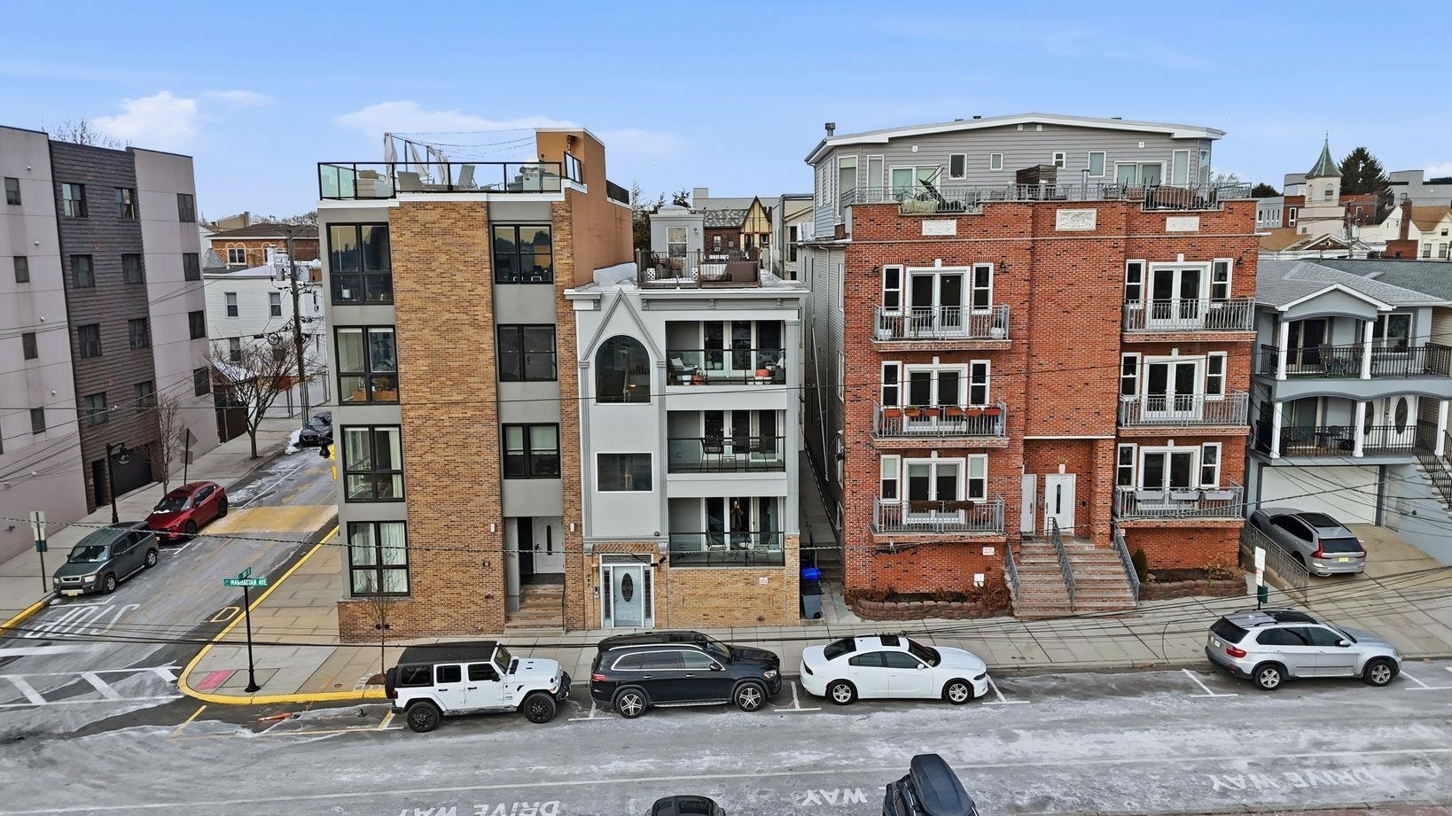 303 MANHATTAN AVE Unit: 1