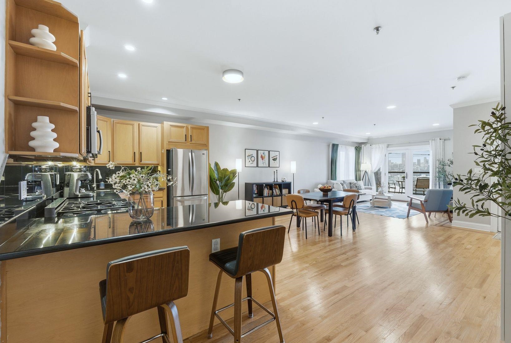 303 MANHATTAN AVE Unit: 1