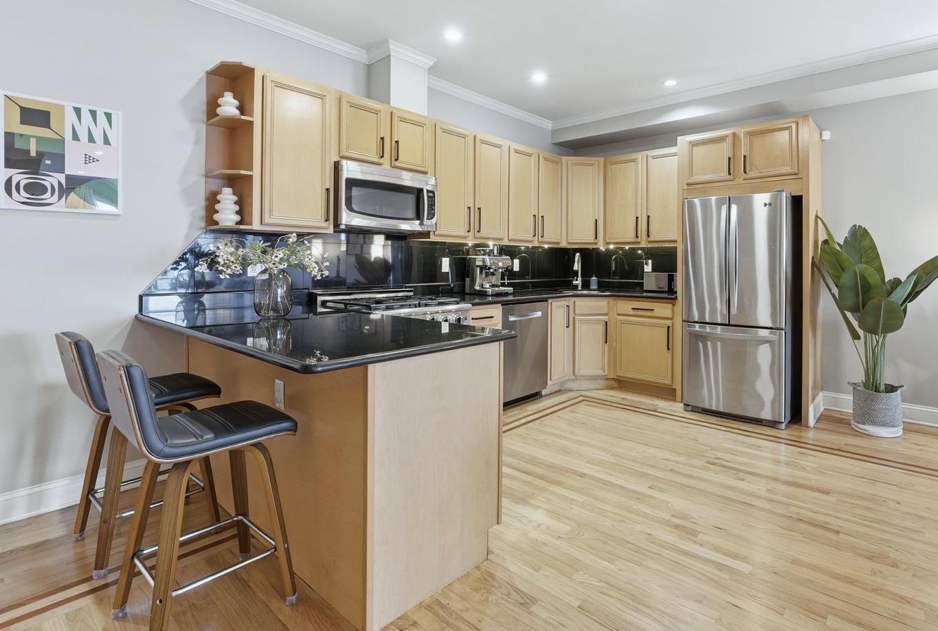 303 MANHATTAN AVE Unit: 1