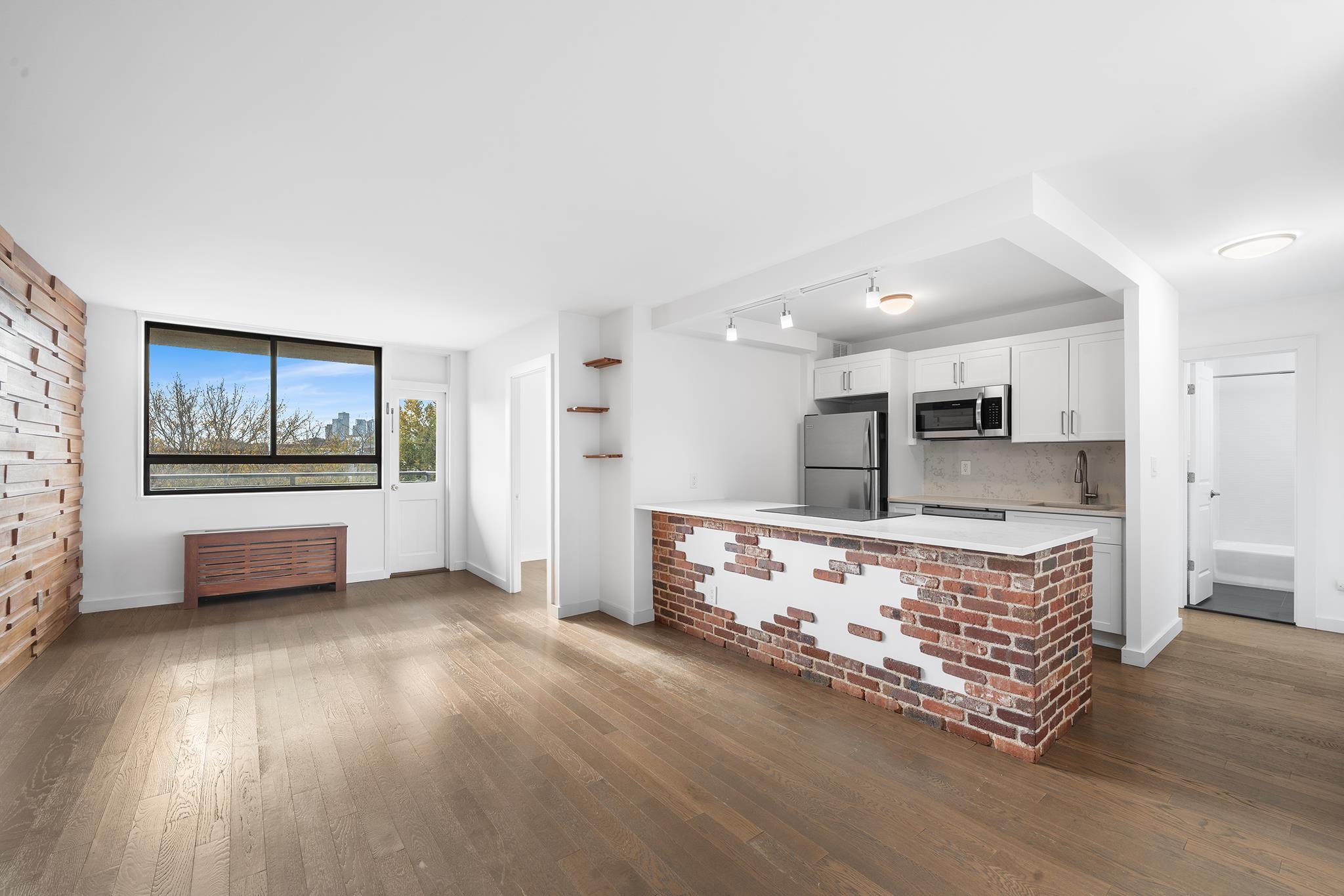 100 MANHATTAN AVE Unit: 416