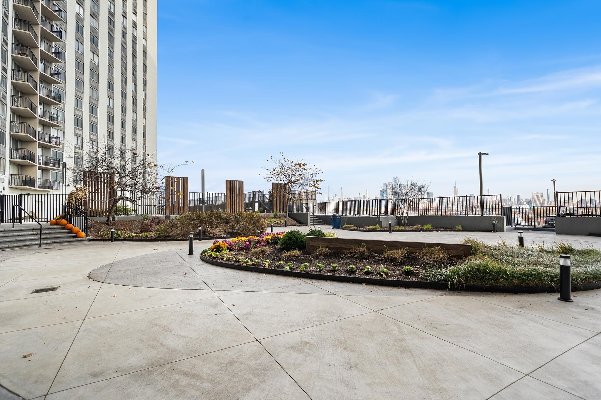 100 MANHATTAN AVE Unit: 416