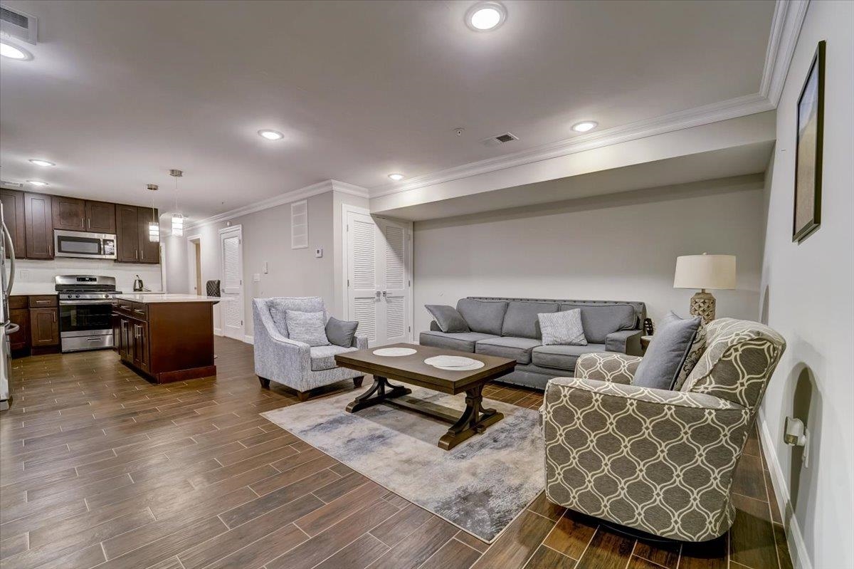 2765 KENNEDY BLVD Unit: 1