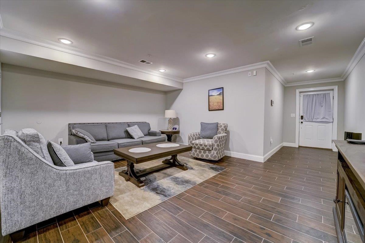 2765 KENNEDY BLVD Unit: 1