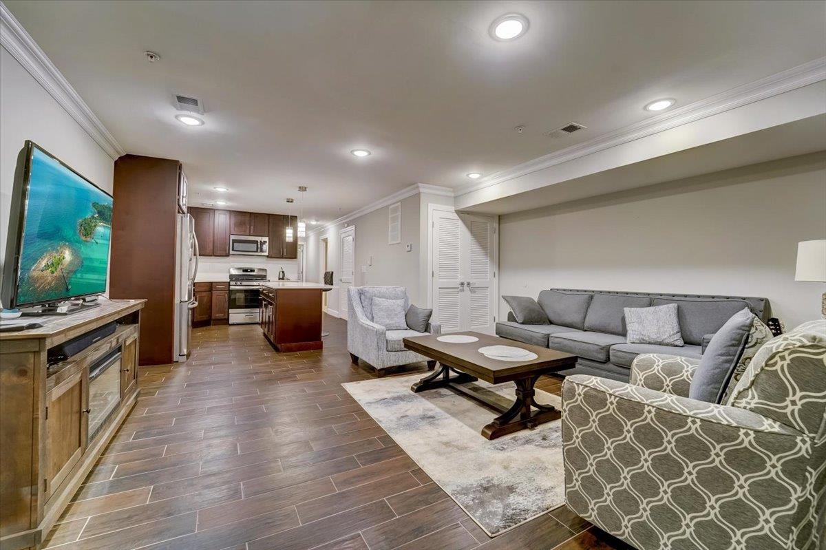 2765 KENNEDY BLVD Unit: 1