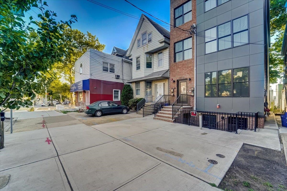 2765 KENNEDY BLVD Unit: 1