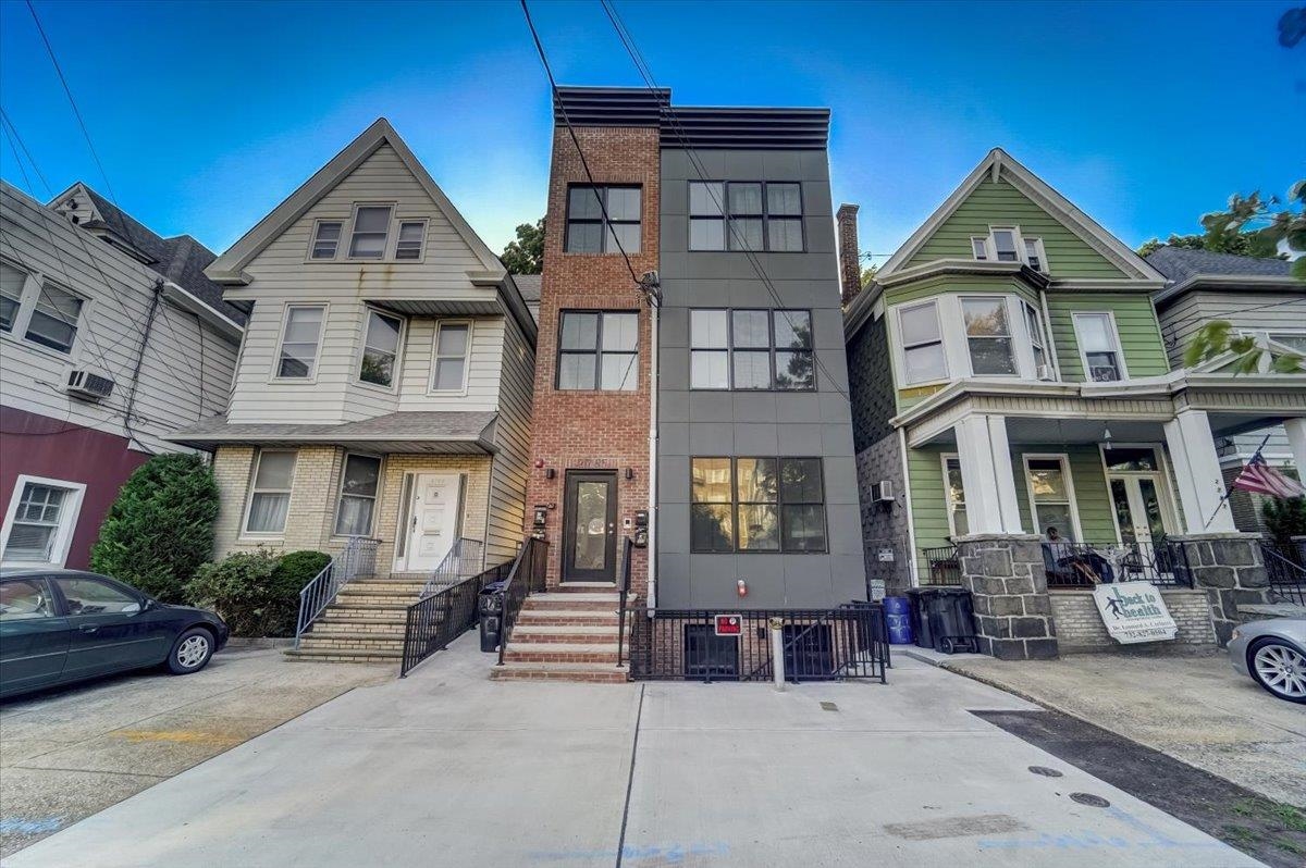 2765 KENNEDY BLVD Unit: 1