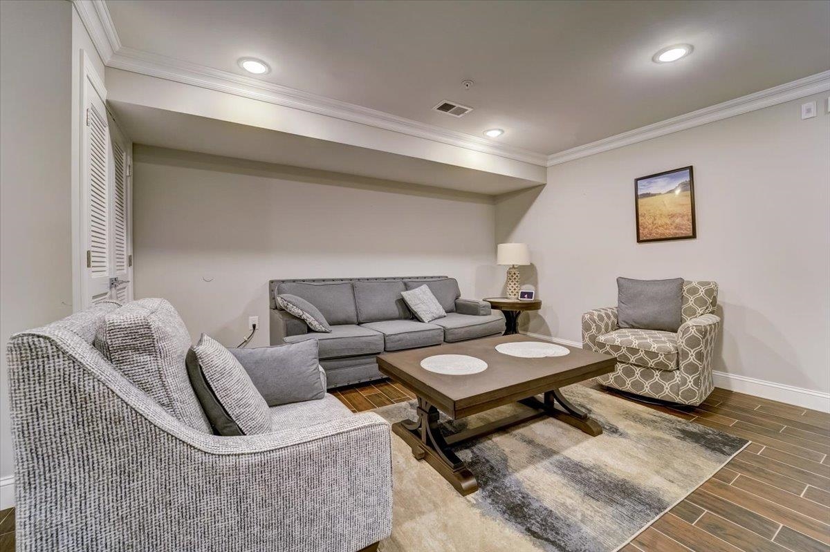 2765 KENNEDY BLVD Unit: 1